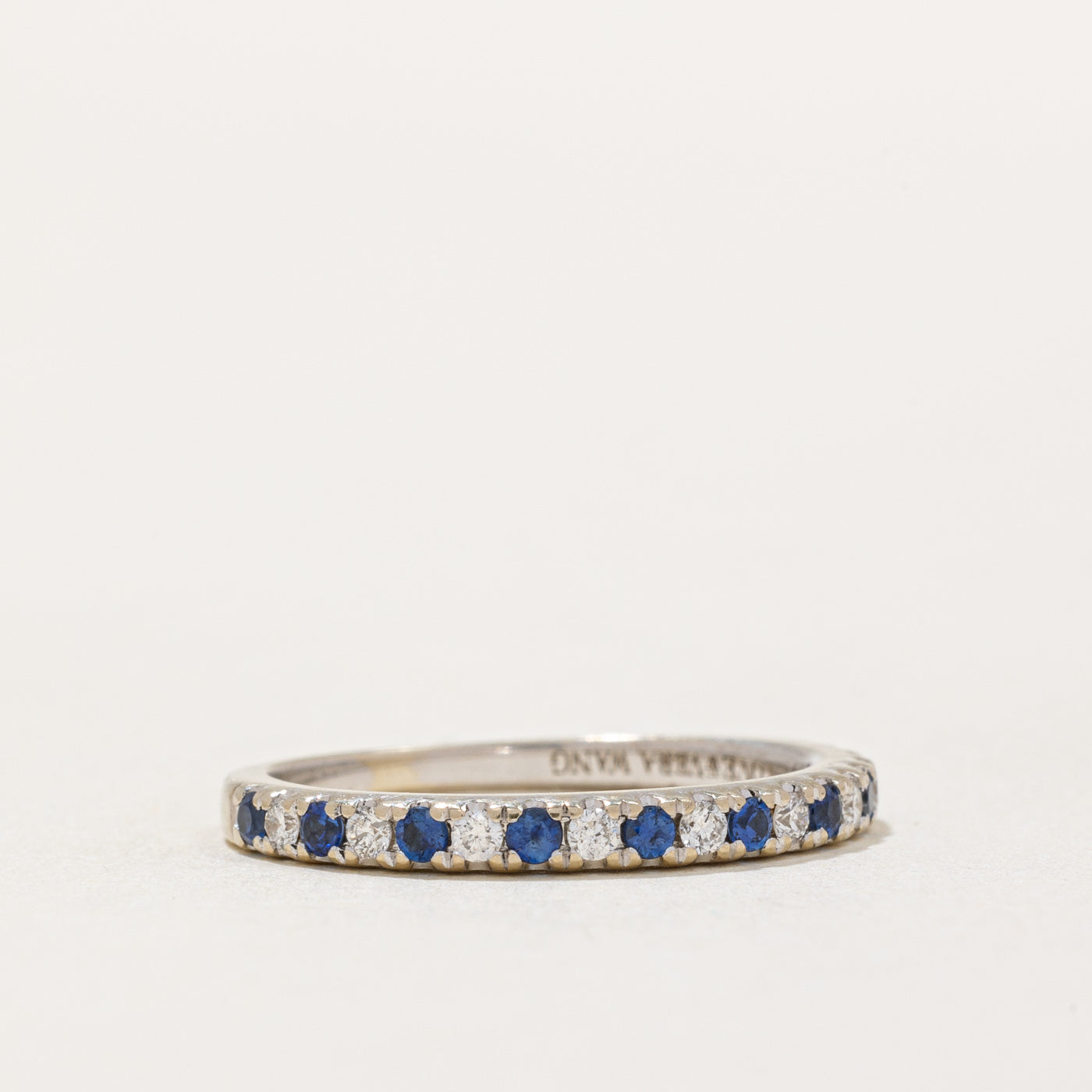Bague demi-alliance en saphir et diamants « Vera Wang » | 0,20 ct, 0,16 ct | Taille 5,75 |