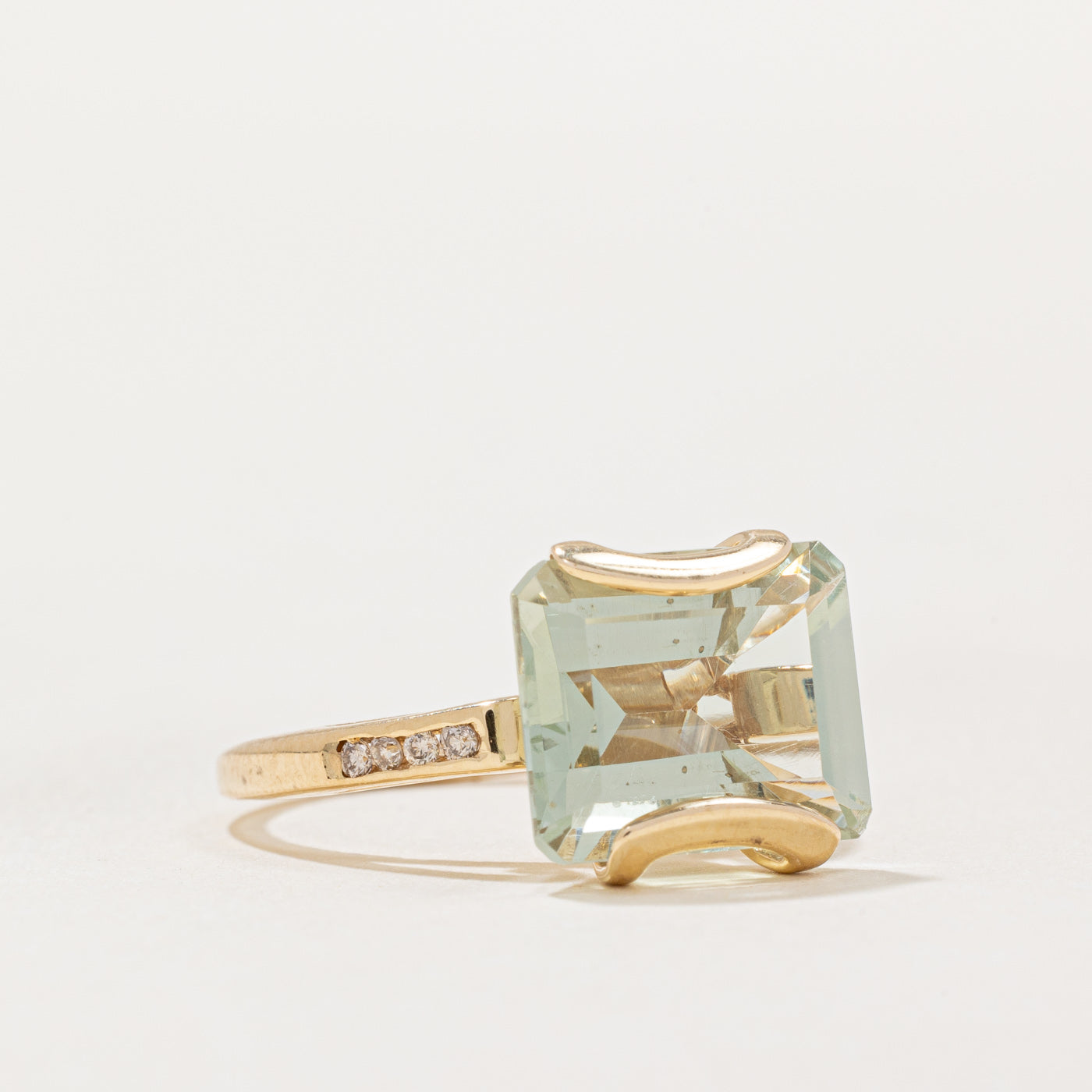 Mint Green Quartz & Diamond Ring | 4.20ct, 0.08ctw | SZ 6 |