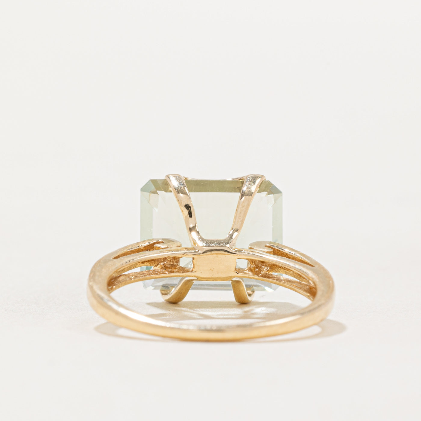 Mint Green Quartz & Diamond Ring | 4.20ct, 0.08ctw | SZ 6 |