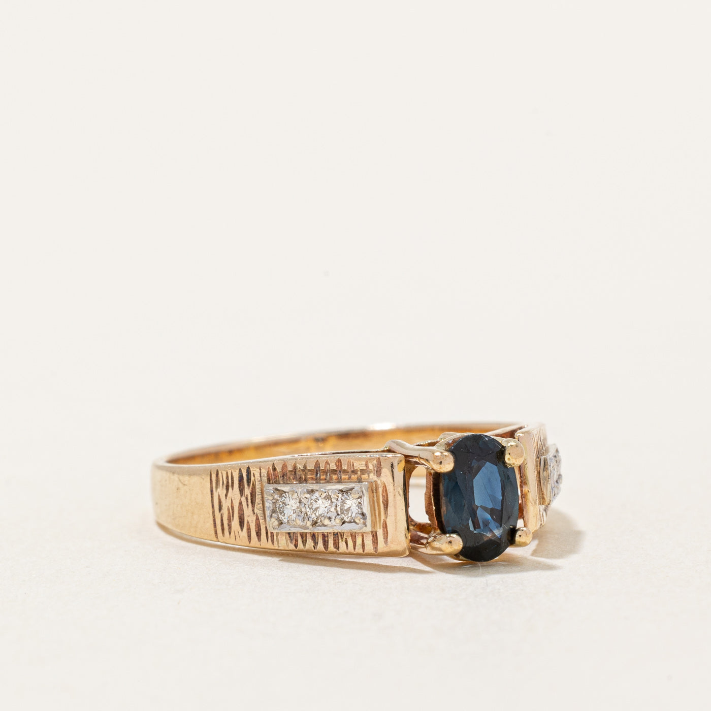 Sapphire & Diamond Ring | 0.50ct, 0.09ctw | SZ 7 |