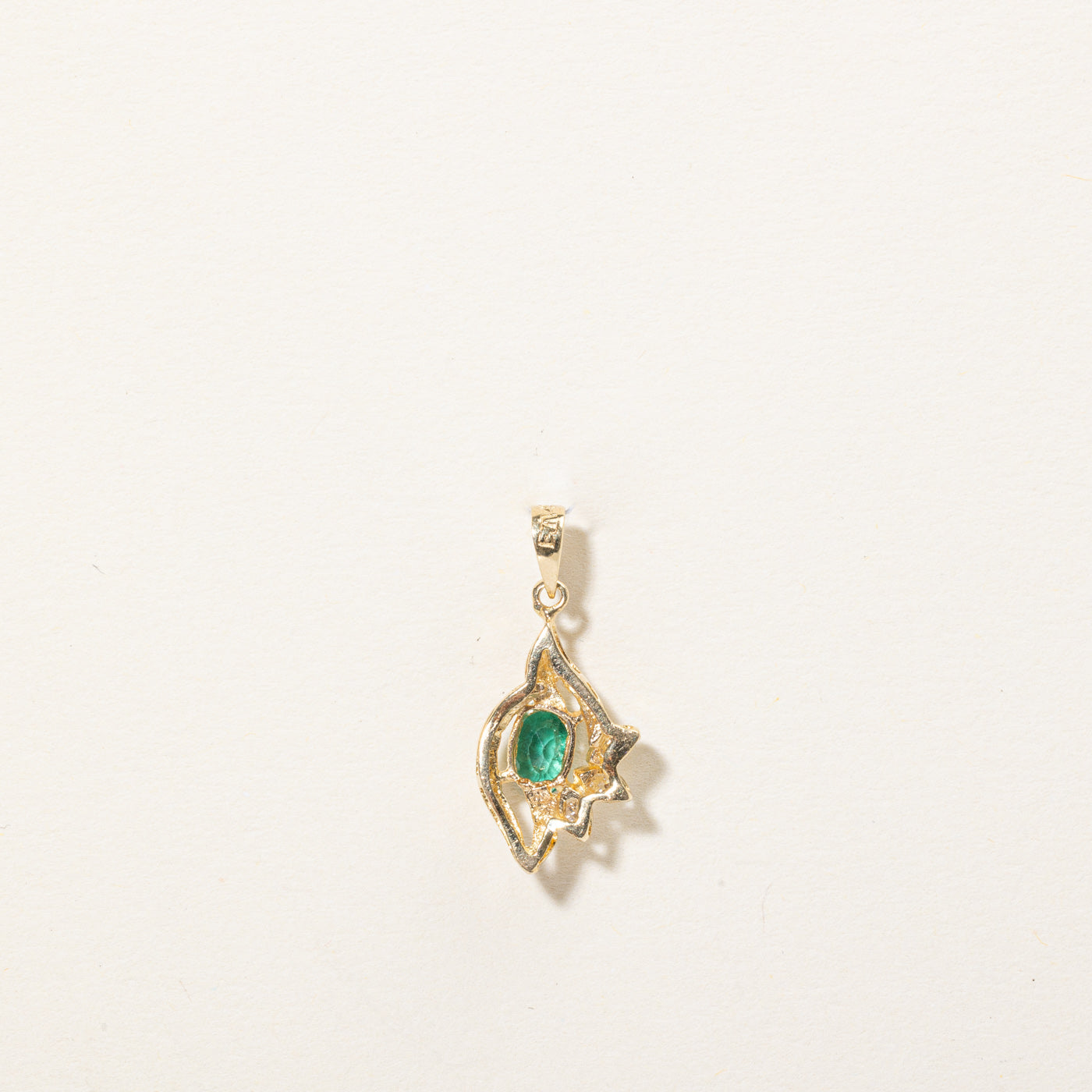 Emerald & Diamond Pendant | 0.30ct, 0.03ctw |