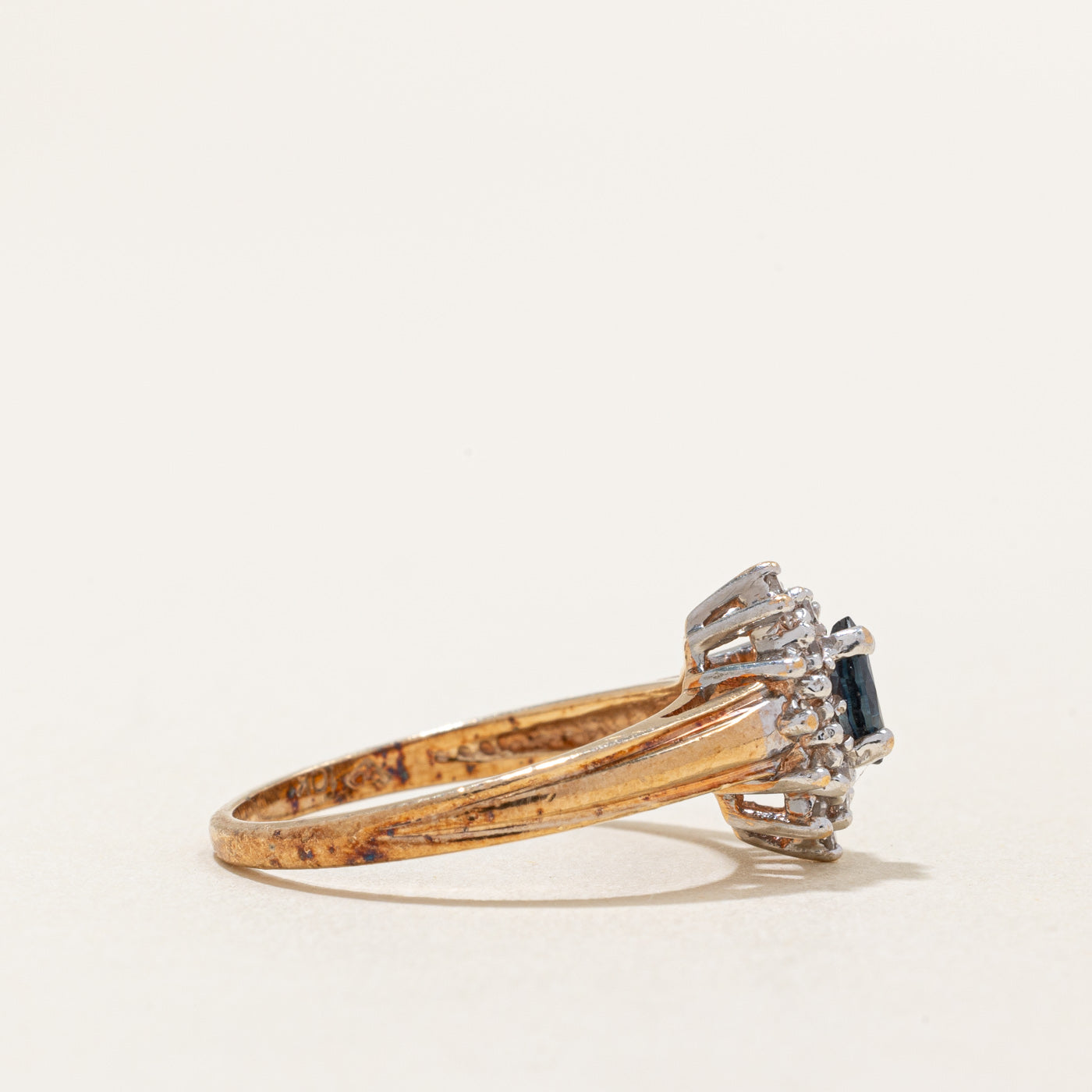 Diamond Halo & Sapphire Ring | 0.18ctw, 0.15ct | SZ 5.75 |