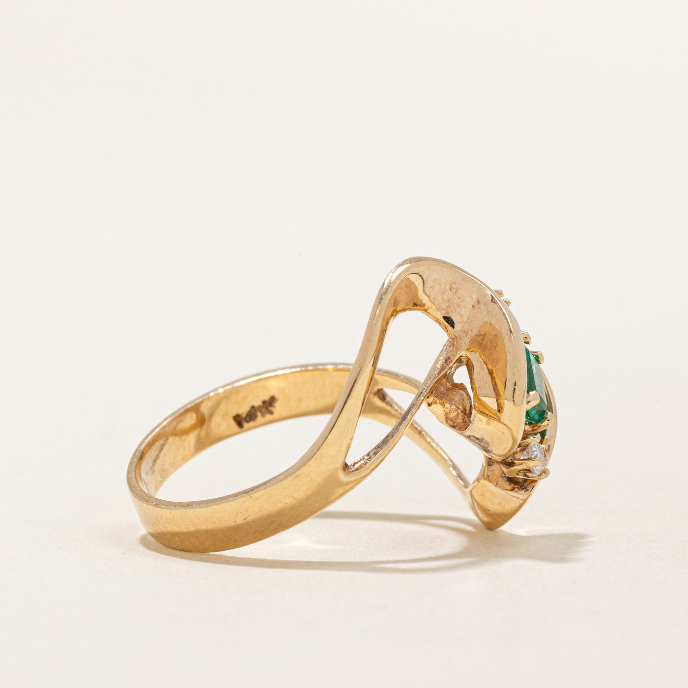 Emerald & Diamond Ring | 0.30ct, 0.05ctw | SZ 6 |