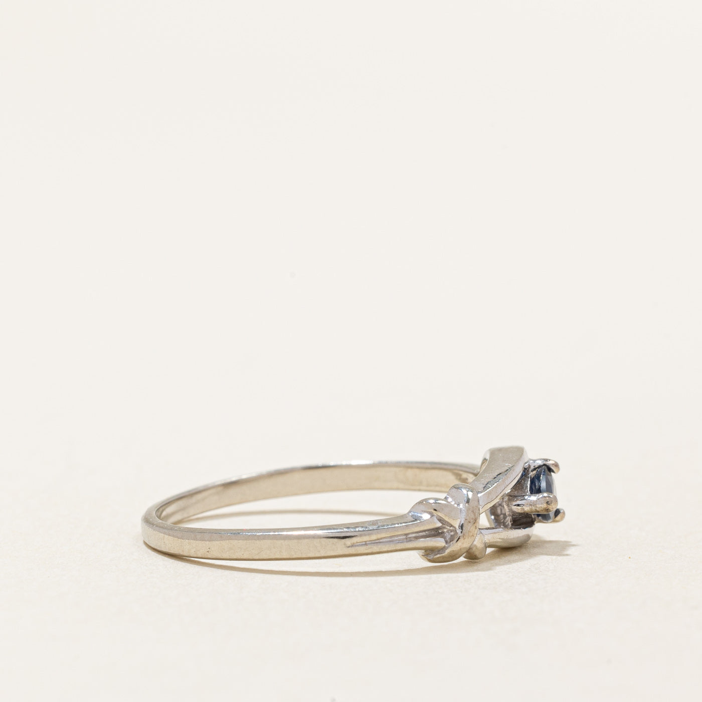 Sapphire Buckle Ring | 0.15ct | SZ 6.75 |