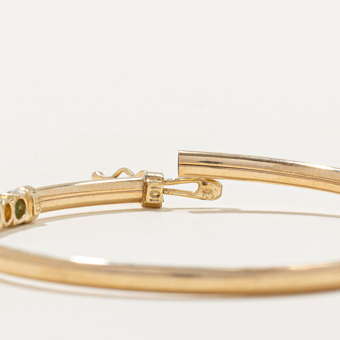 Emerald & Diamond Bracelet | 0.60ctw, 0.02ctw | 7" |