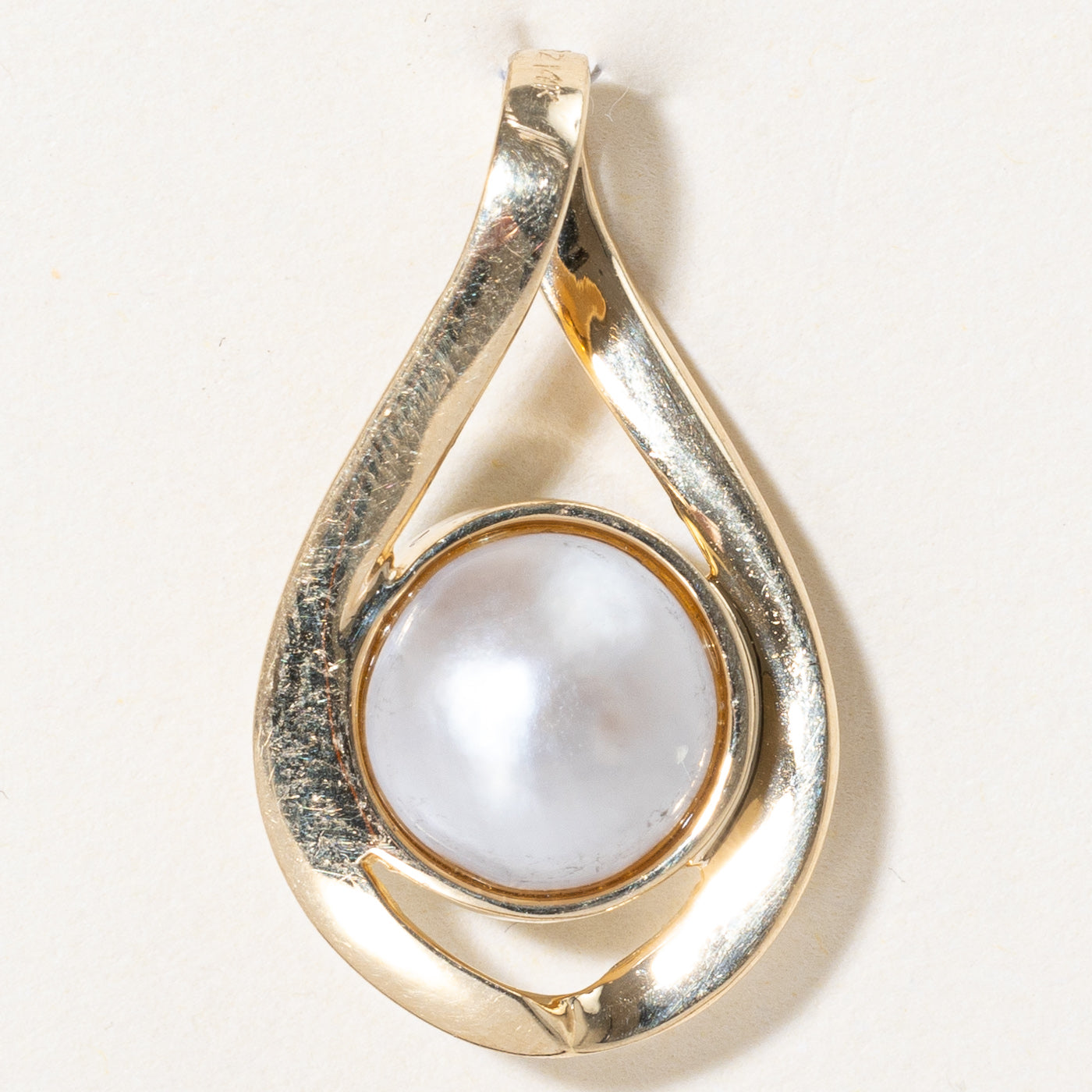 Jadeite & Mabe Pearl Pendant | 2.10ct |