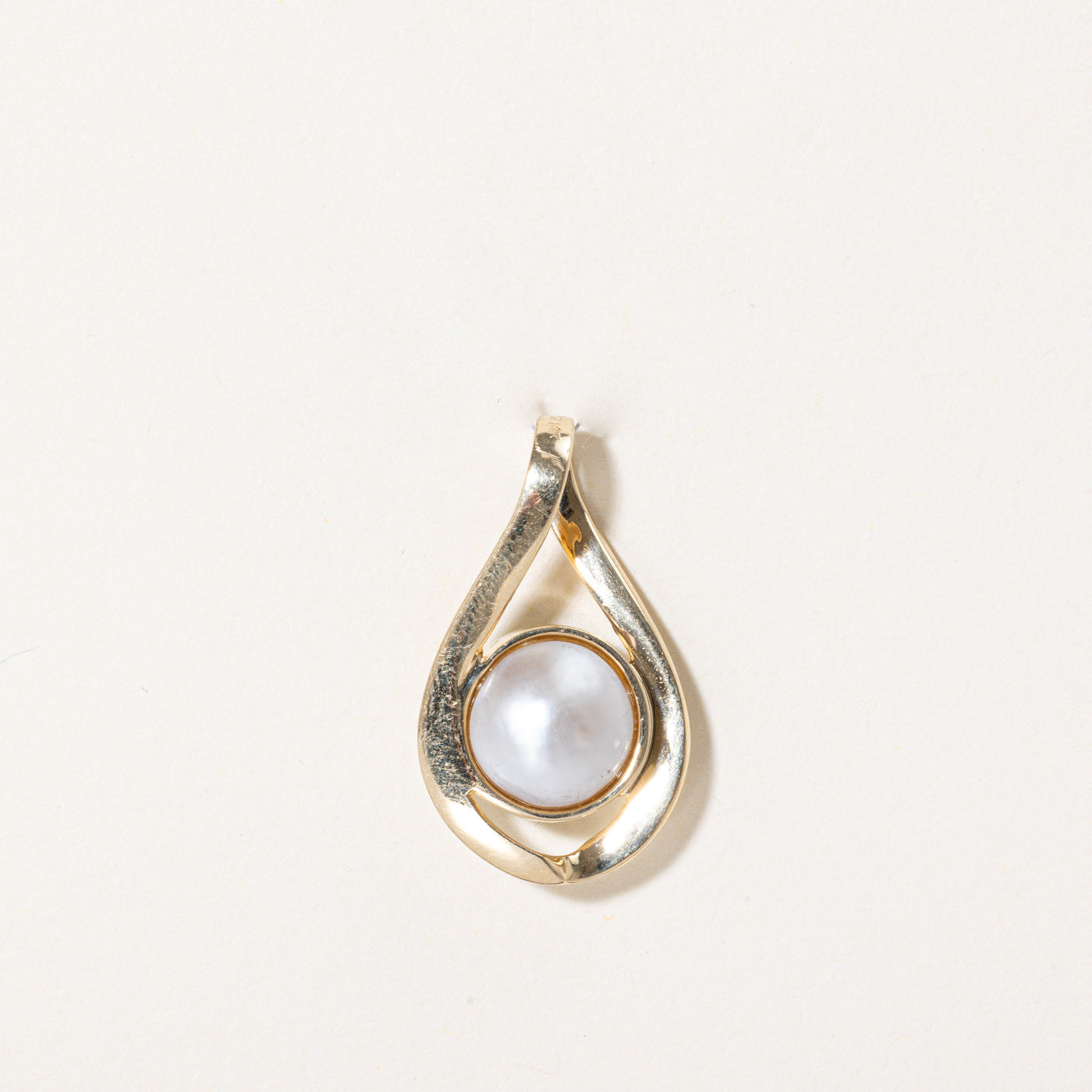 Jadeite & Mabe Pearl Pendant | 2.10ct |