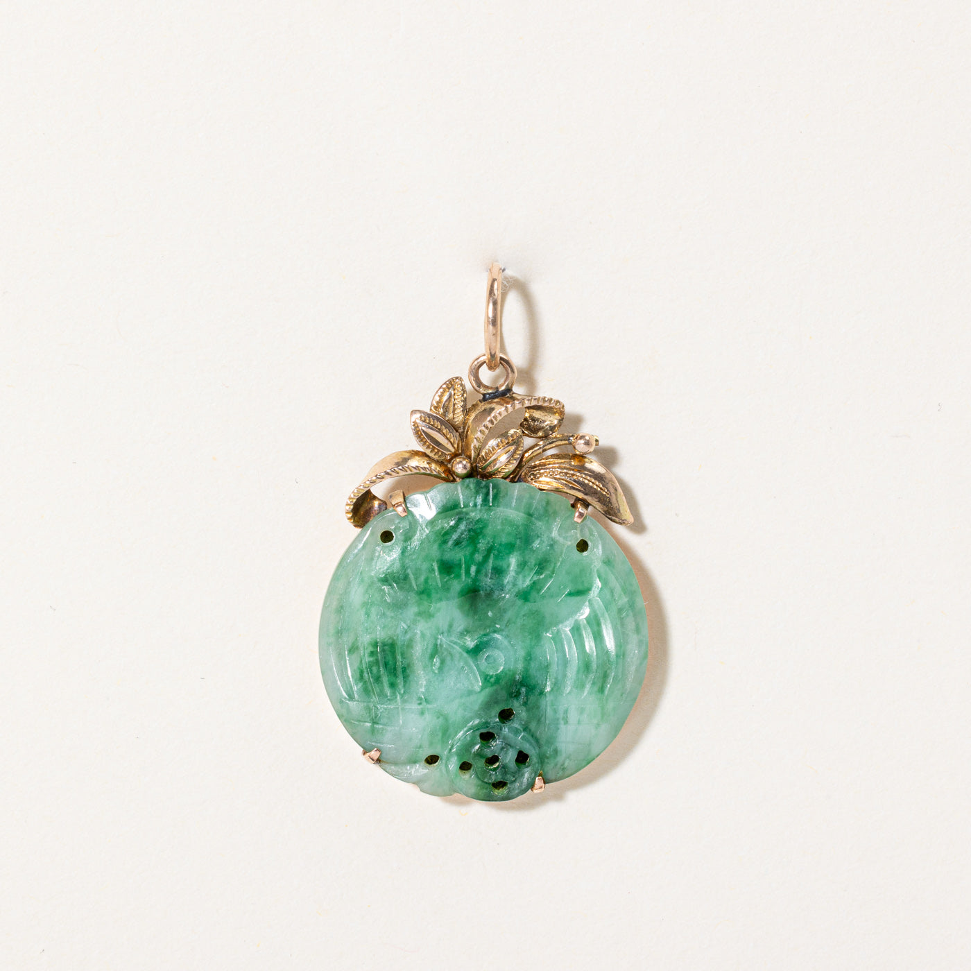 Carved Jadeite Pendant | 13.00ct |