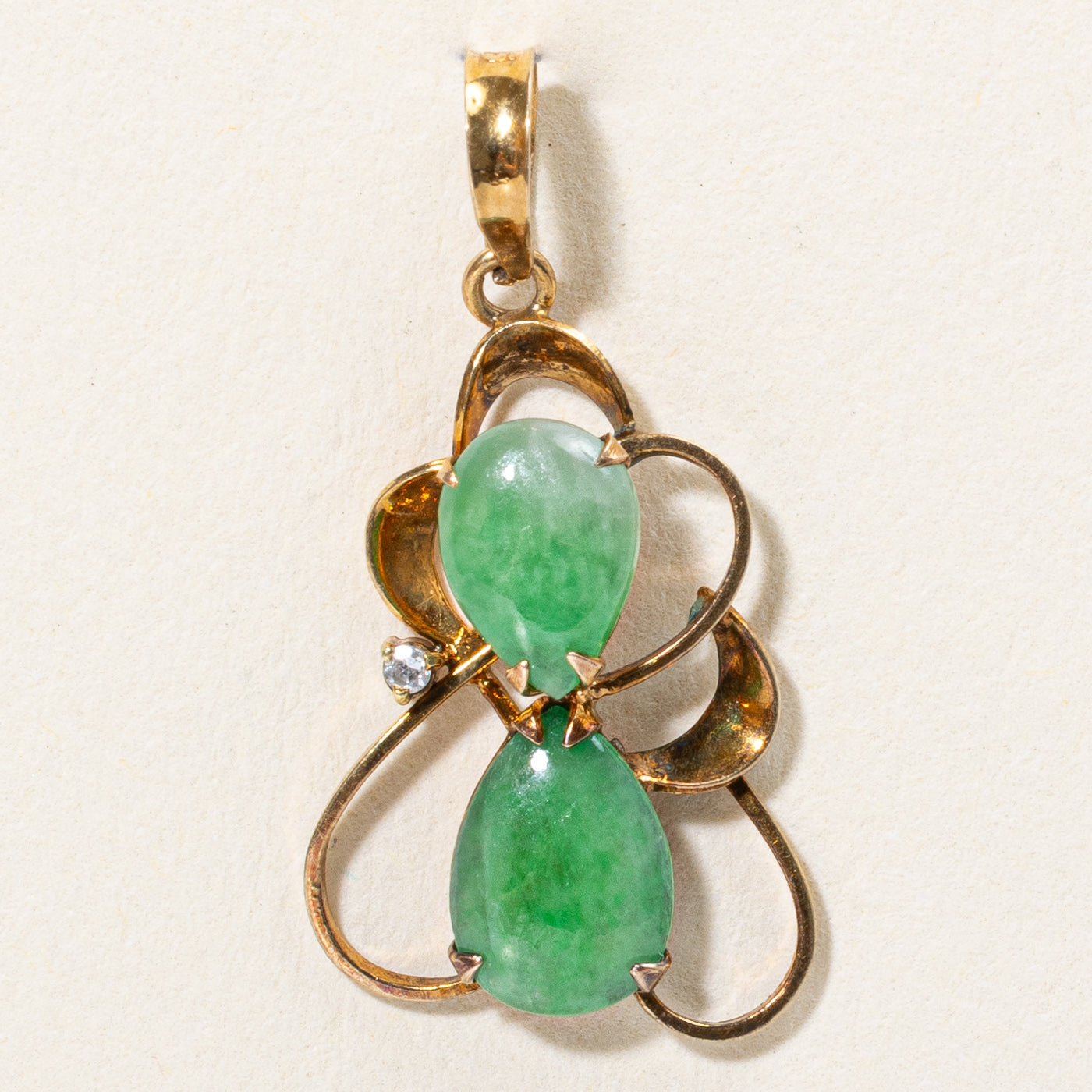 Jadeite & Diamond Pendant | 1.20ctw, 0.01ct |