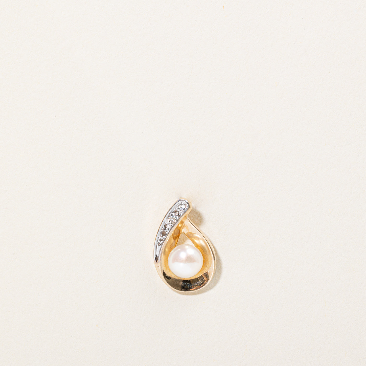 Pearl & Diamond Pendant | 0.01ct |