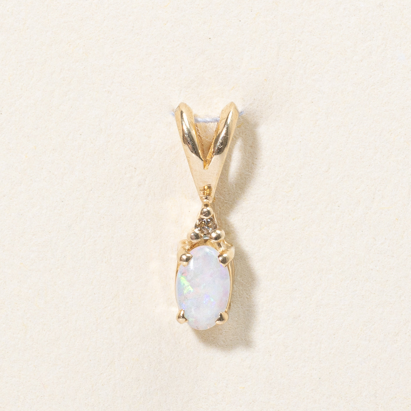 Opal & Diamond Pendant | 0.16ct, 0.01ct |