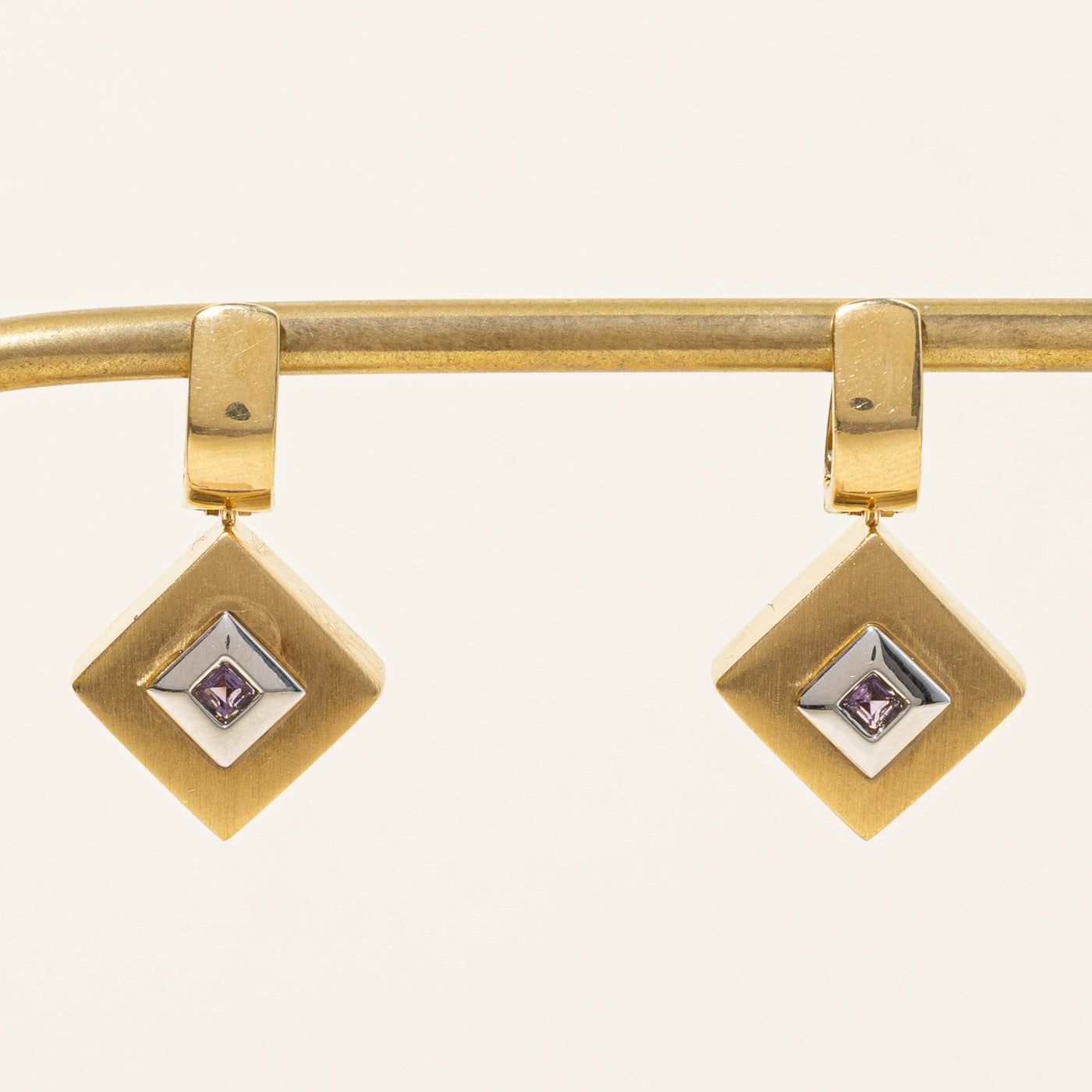 Boucles d'oreilles pendantes en améthyste | 0,20 ct |