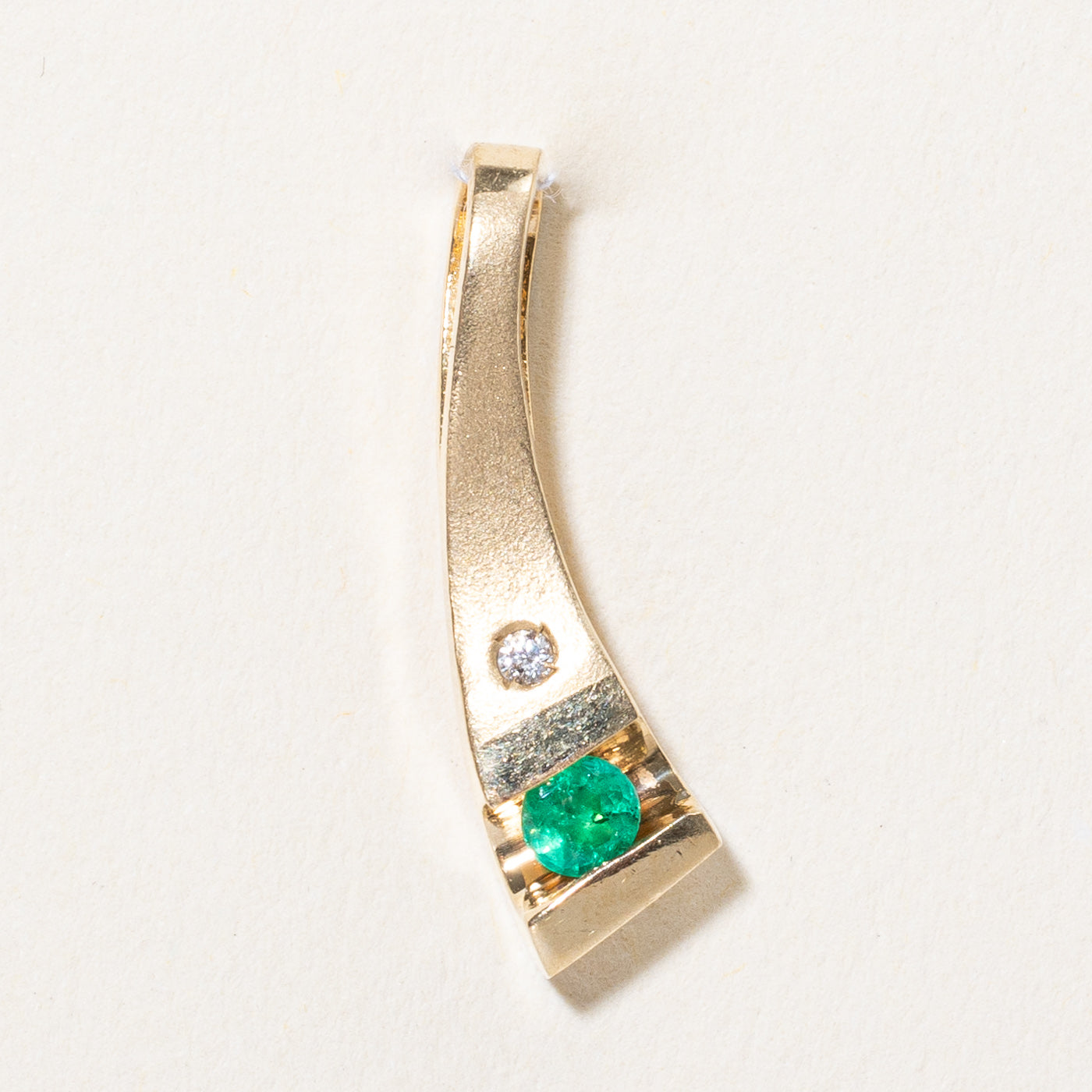 Emerald & Diamond Pendant | 0.12ct, 0.01ct |
