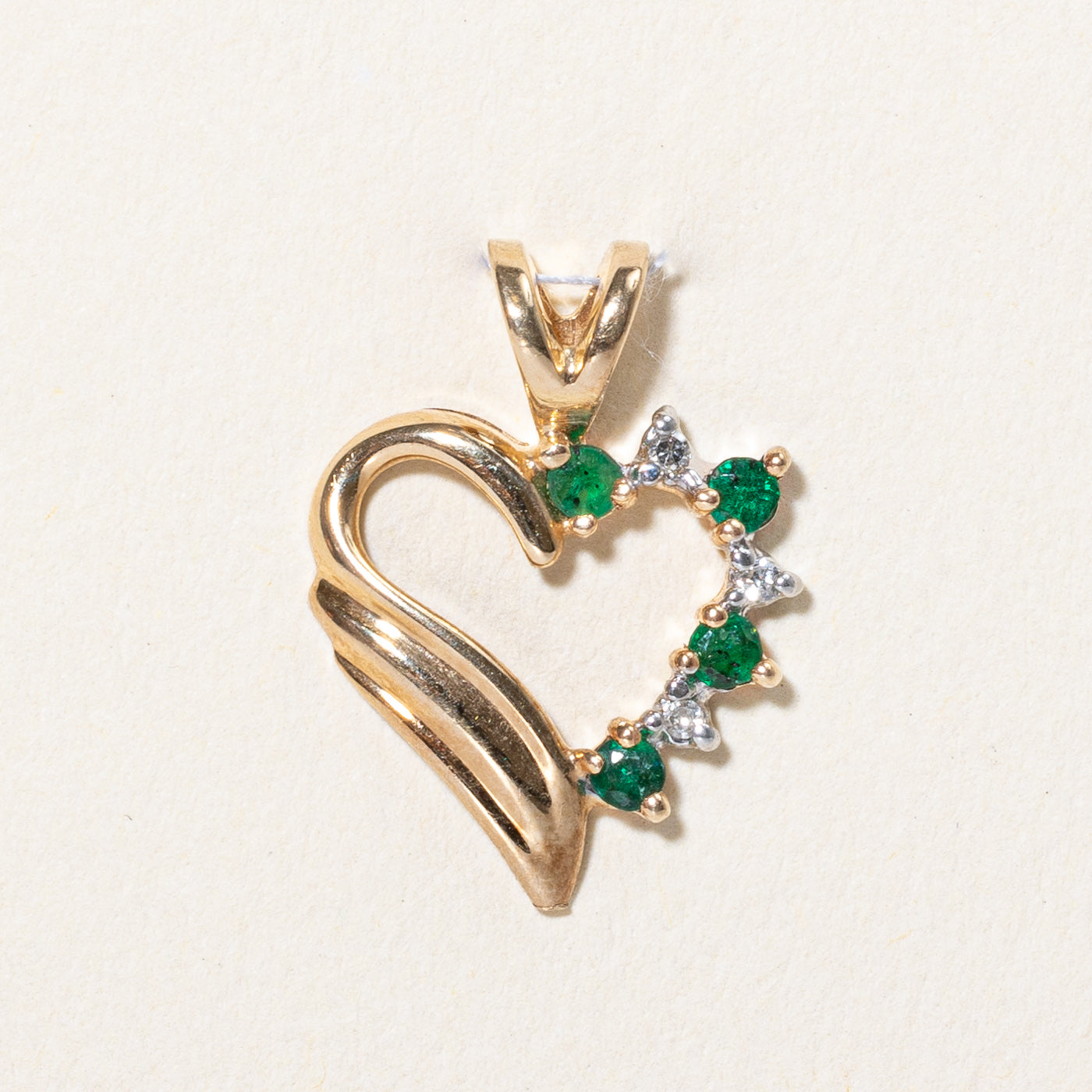 Emerald & Diamond Heart Pendant | 0.08ctw, 0.02ctw |