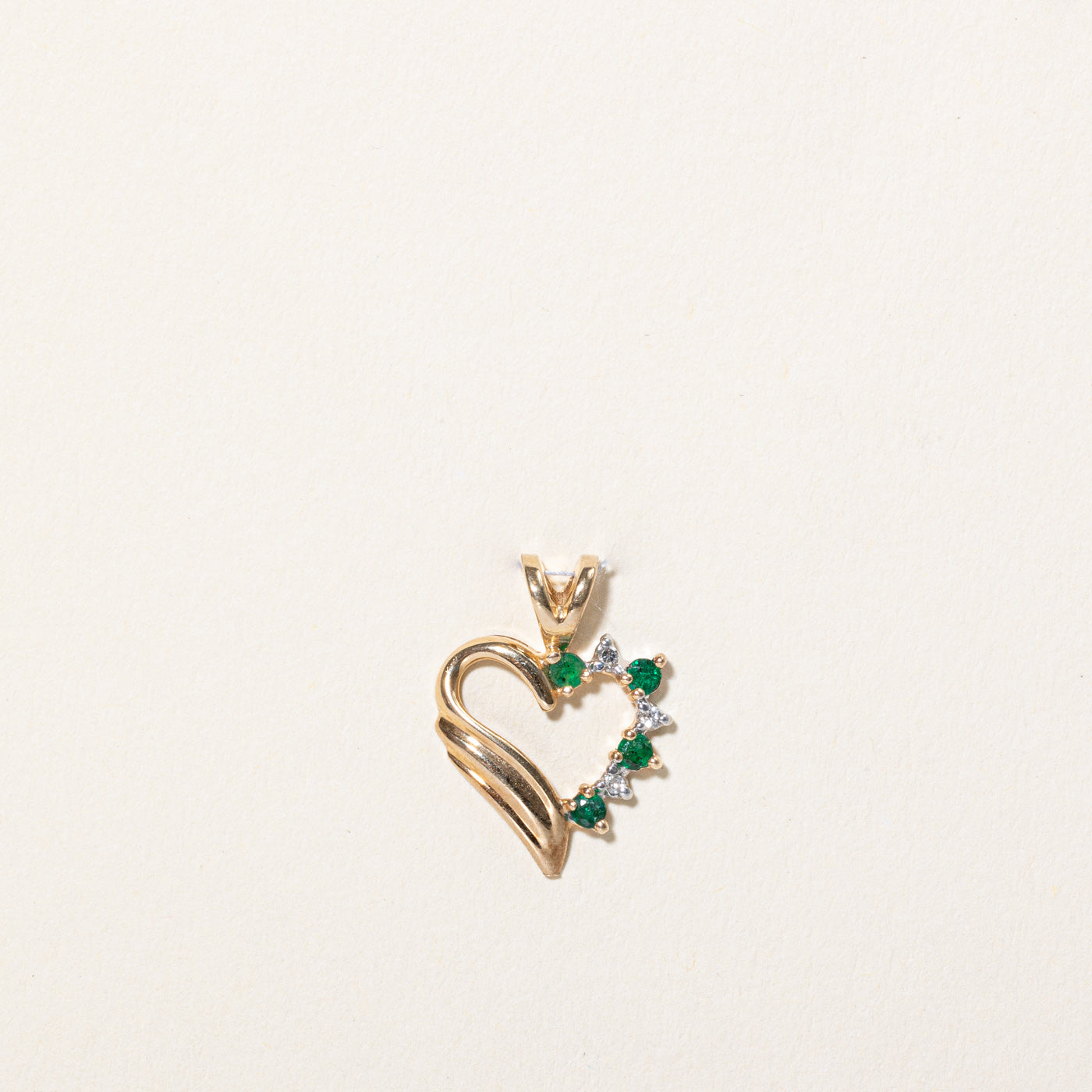 Emerald & Diamond Heart Pendant | 0.08ctw, 0.02ctw |