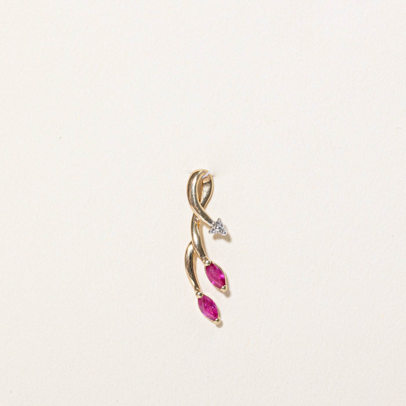Pendentif rubis et diamants | 0,25 ct au total, 0,01 ct |