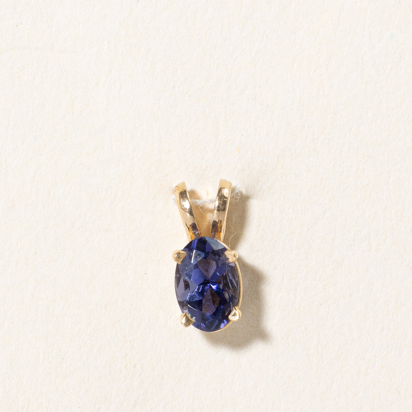 Pendentif en iolite | 0,35 ct |