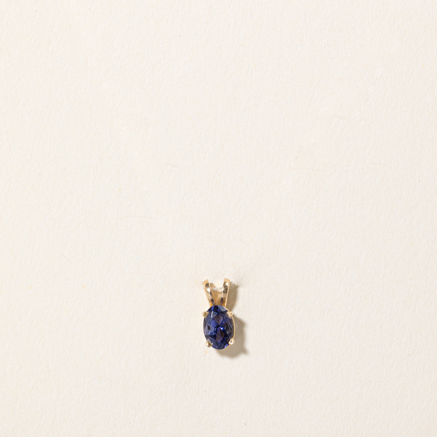 Pendentif en iolite | 0,35 ct |