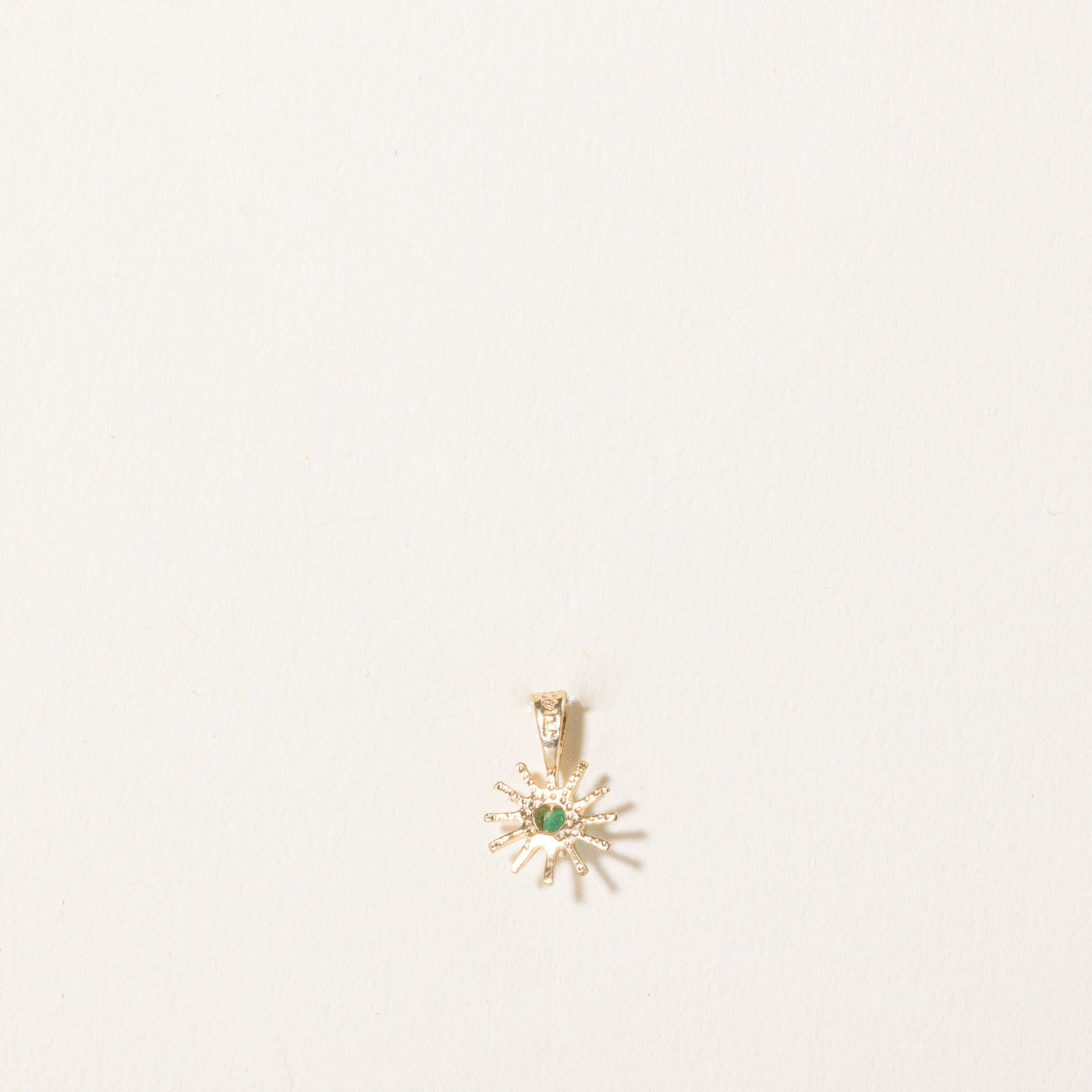 Pendentif émeraude | 0,04 ct |