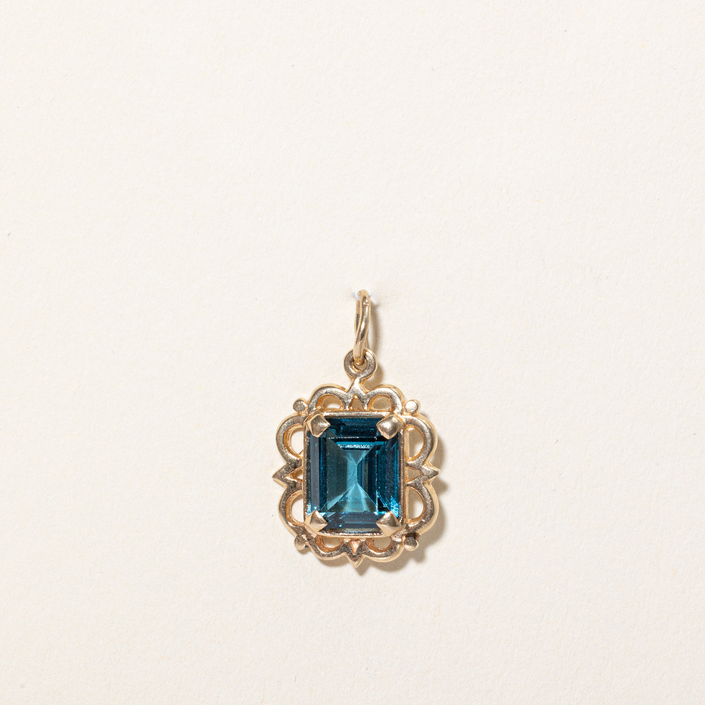 Synthetic Spinel Pendant | 4.75ct |