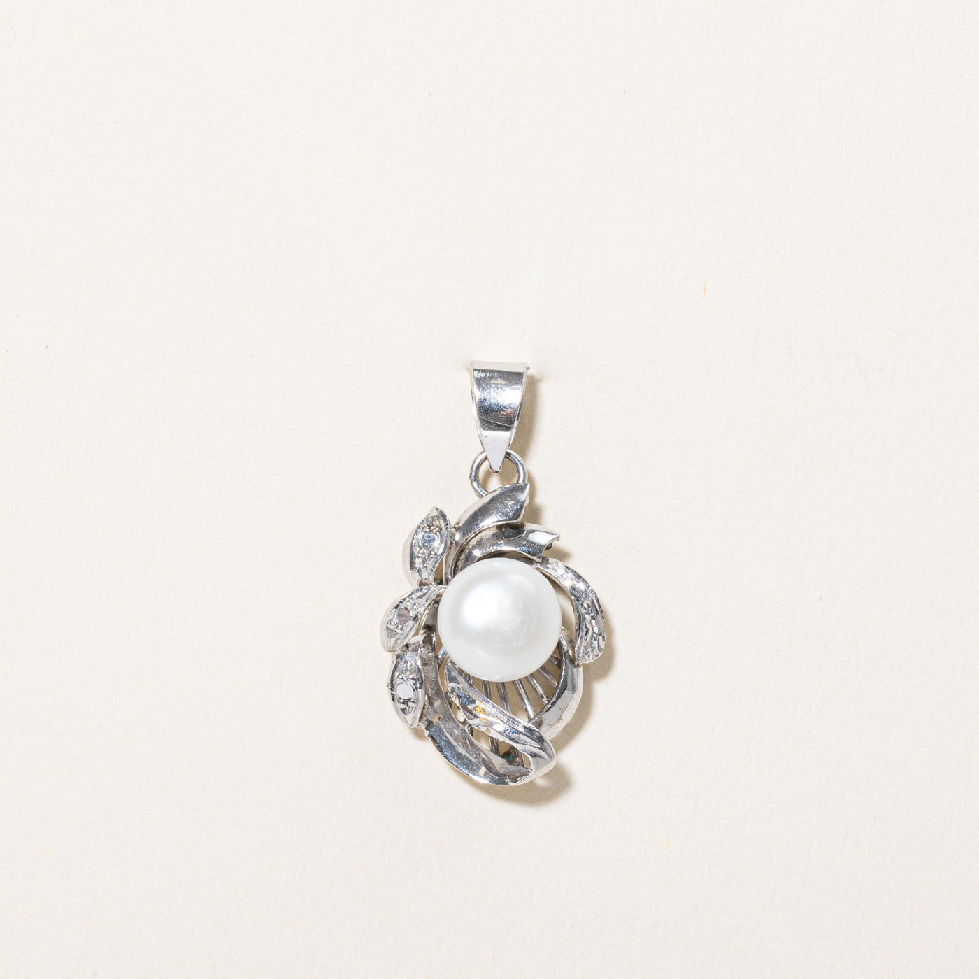 Button Pearl Pendant