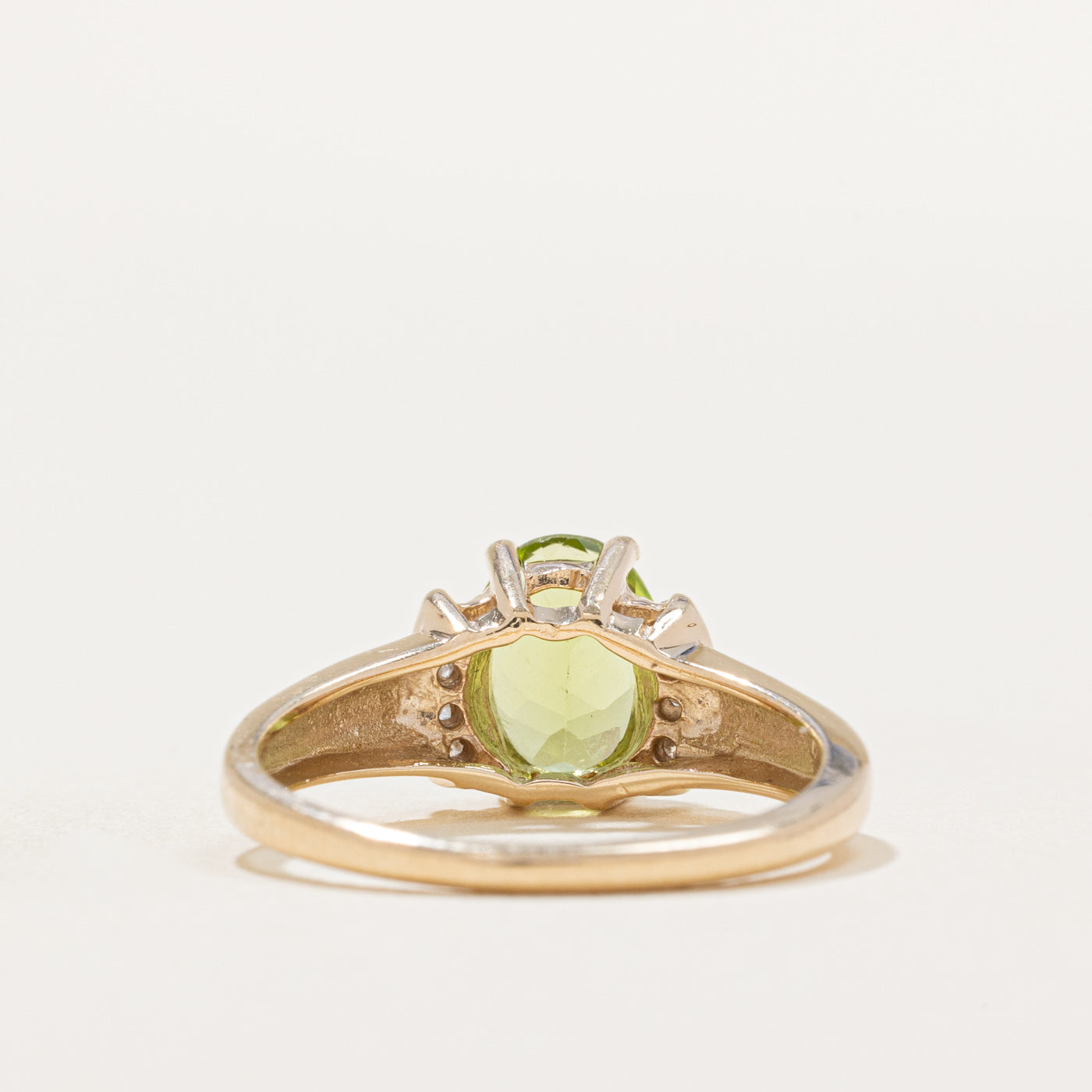 Bague cocktail péridot et diamants | 1,15 ct, 0,06 ct au total | Taille 6,25 |