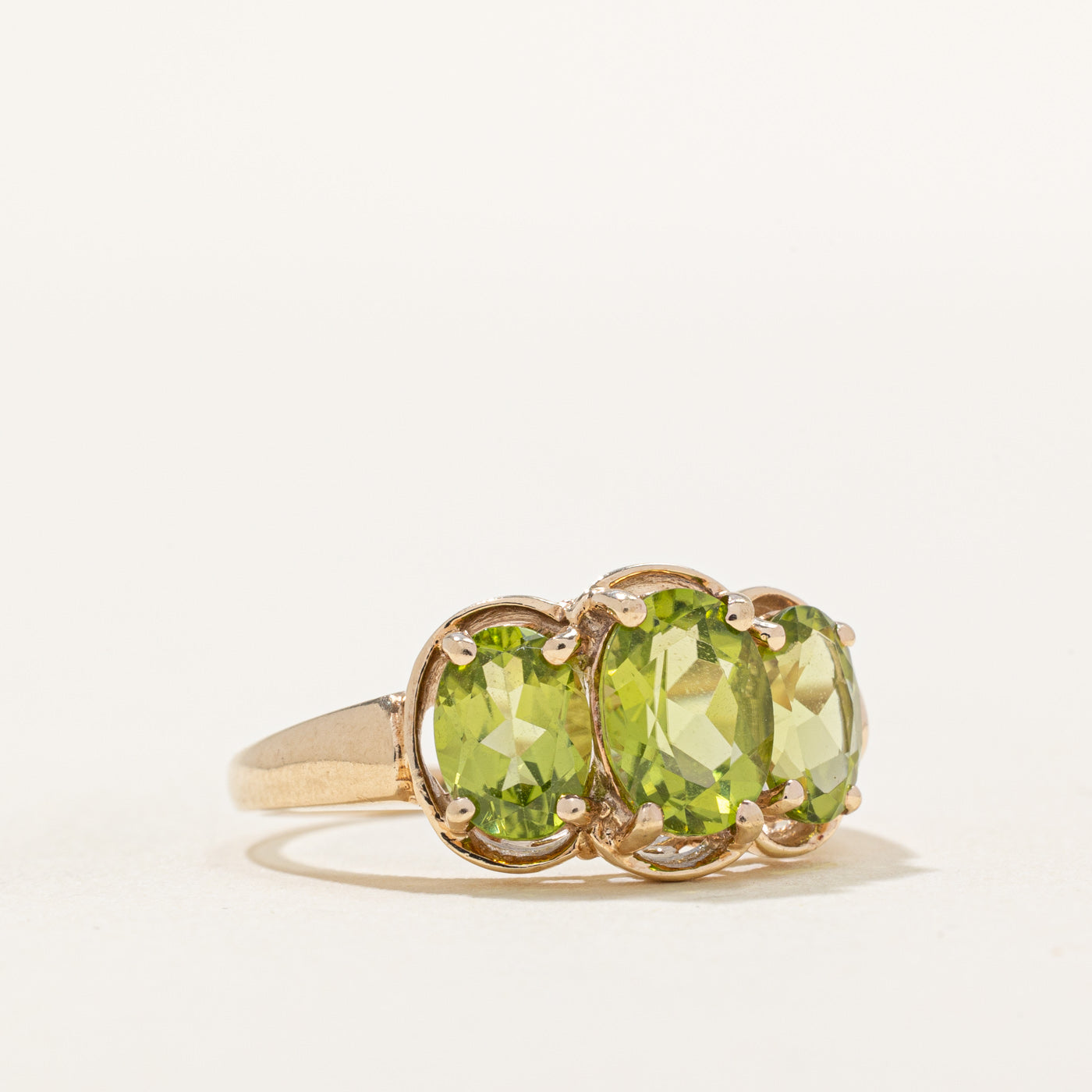 Bague trois pierres péridot | 2,50 ct | Taille 7,25 |