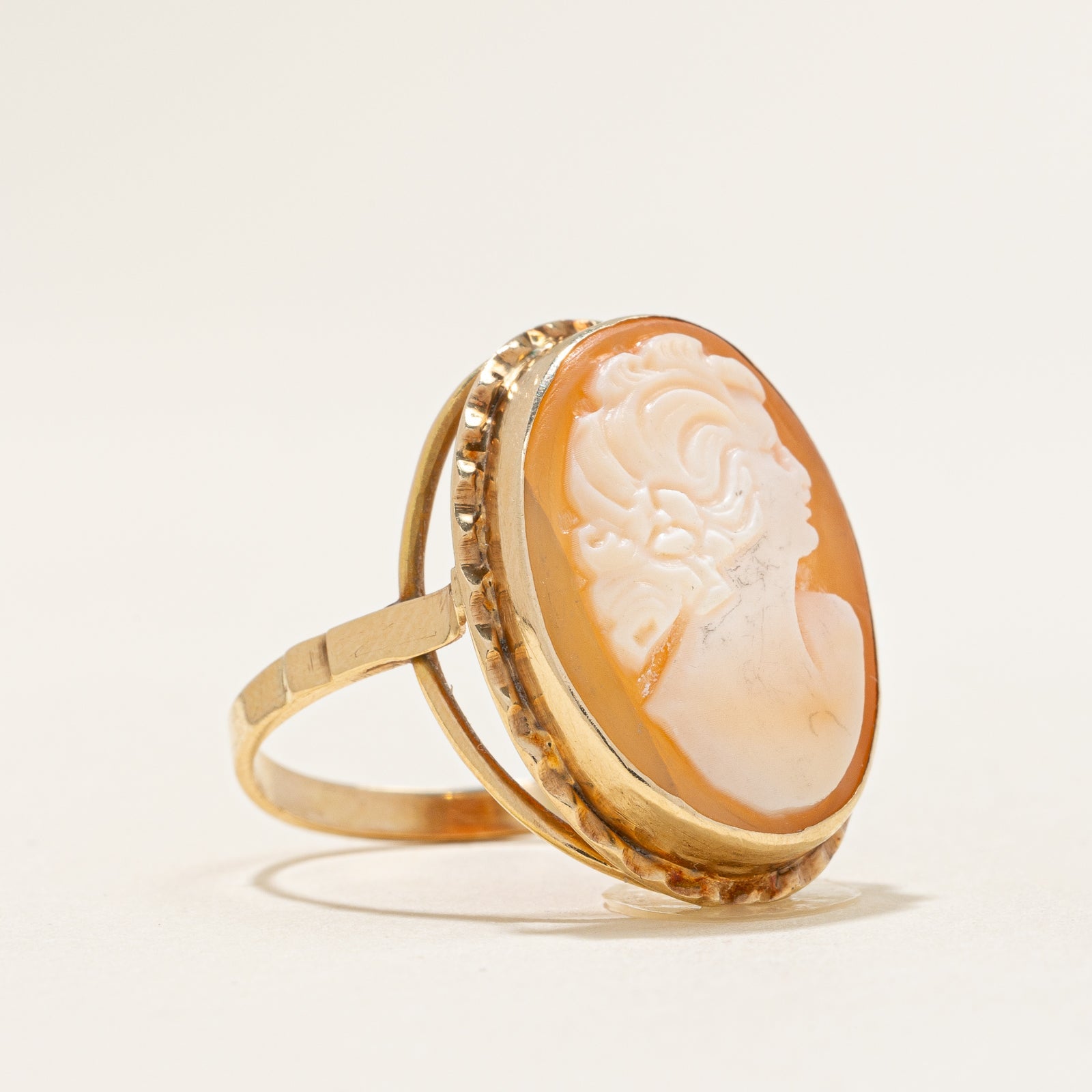 Italian Cameo Shell Ring | SZ 7.25 |