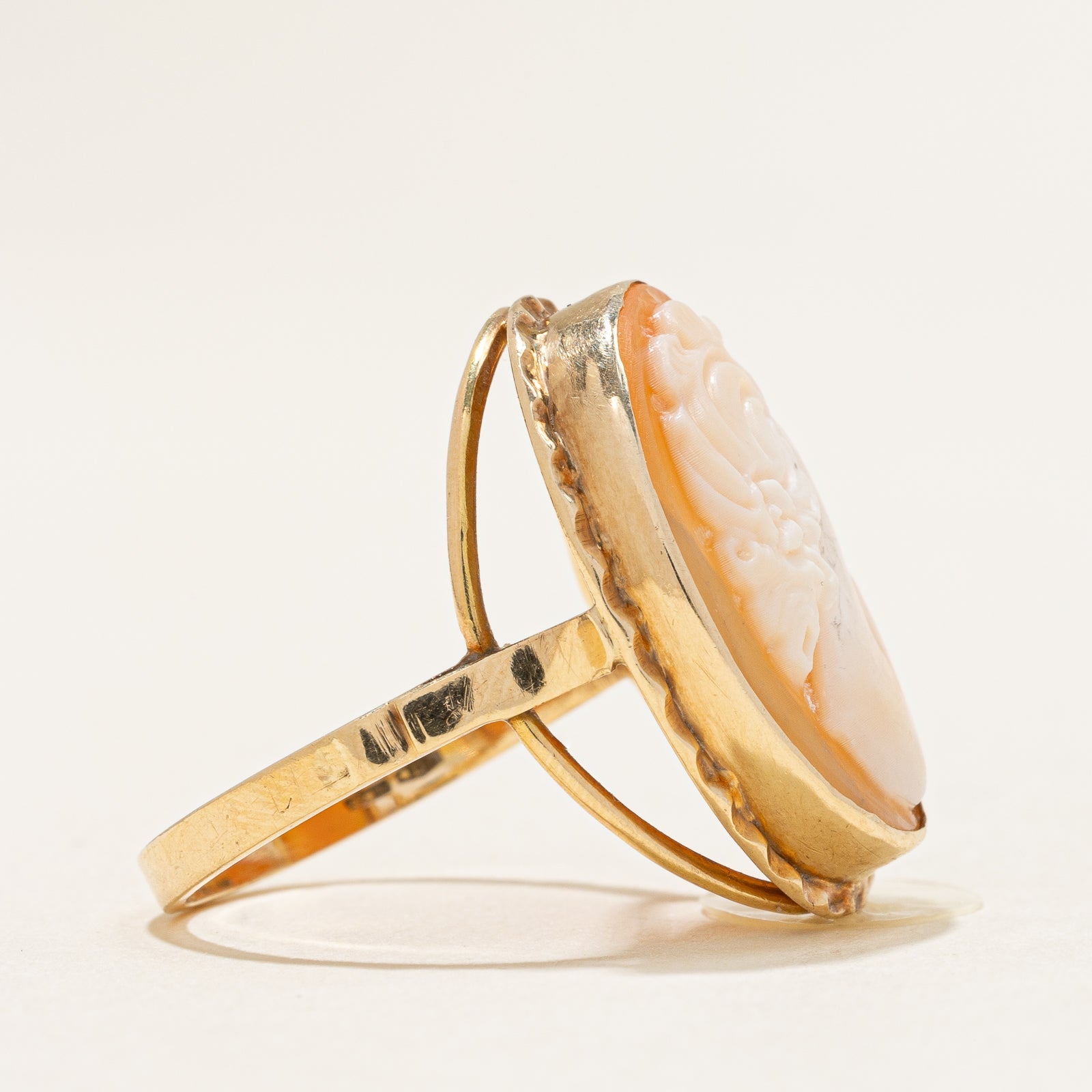 Italian Cameo Shell Ring | SZ 7.25 |