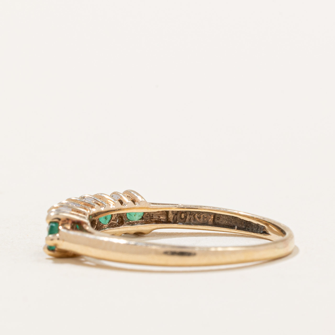 Emerald & Diamond Ring | 0.30ctw, 0.04ctw | SZ 5.75 |