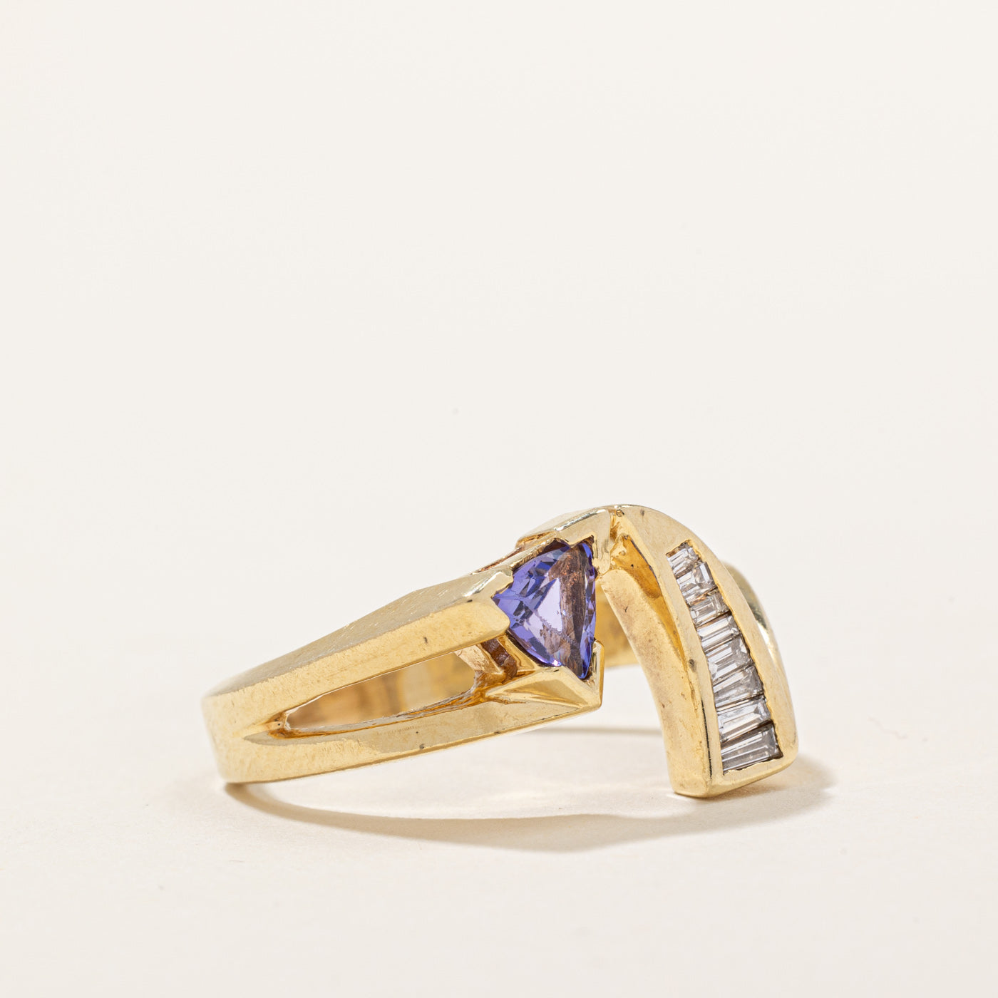 Tanzanite & Diamond Ring | 0.30ct, 0.14ctw | SZ 8.5 |