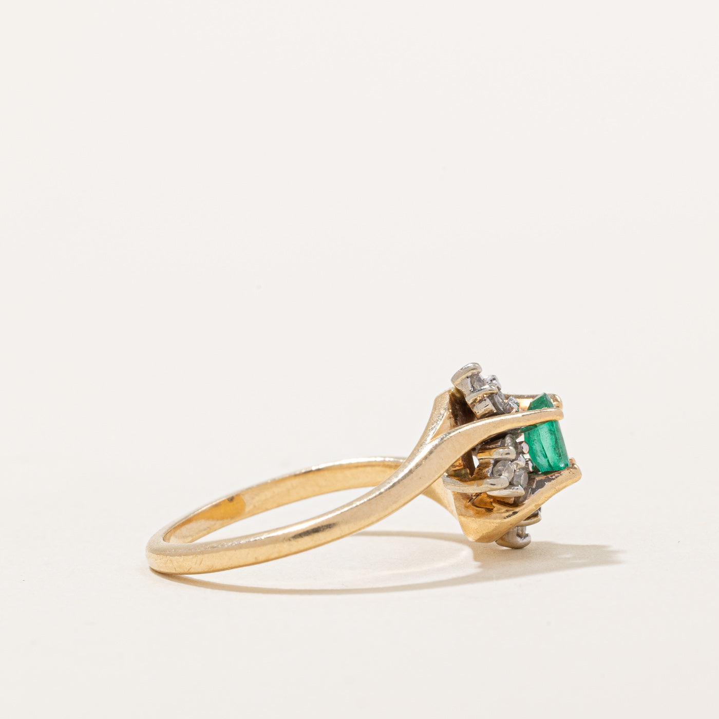 Emerald & Diamond Ring | 0.40ct, 0.10ctw | SZ 4.5 |