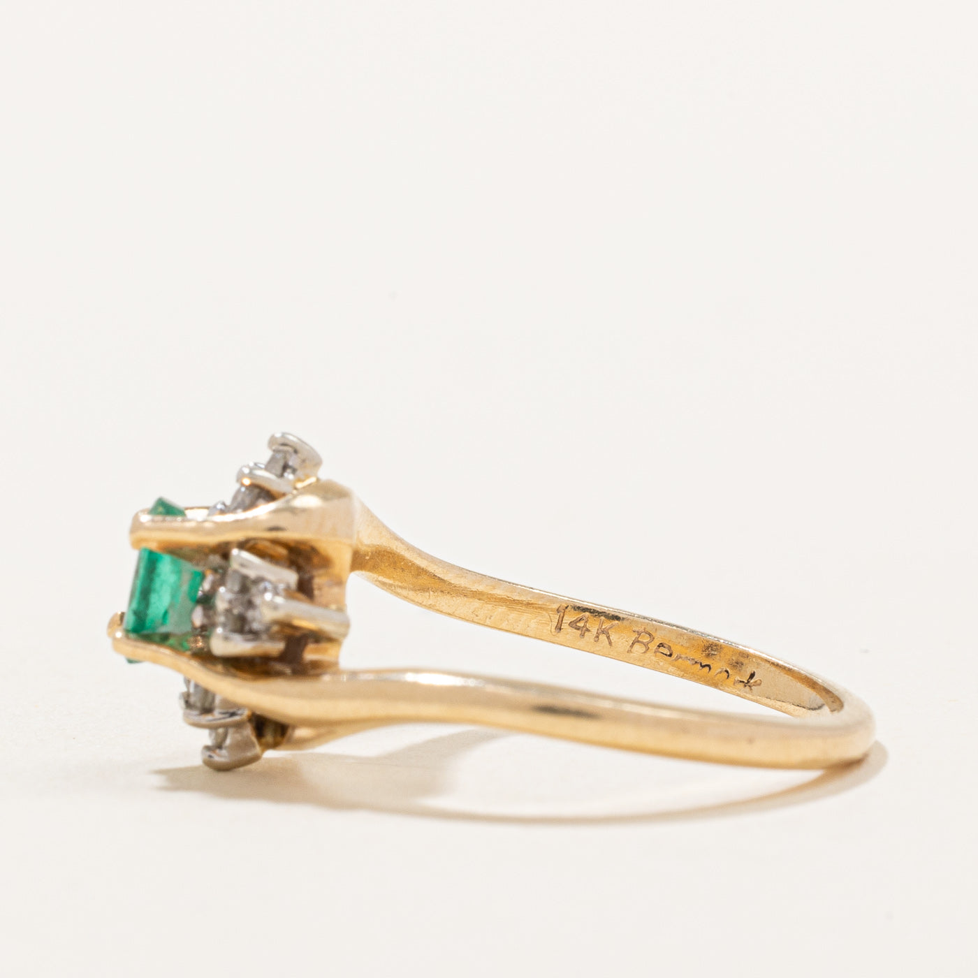 Emerald & Diamond Ring | 0.40ct, 0.10ctw | SZ 4.5 |