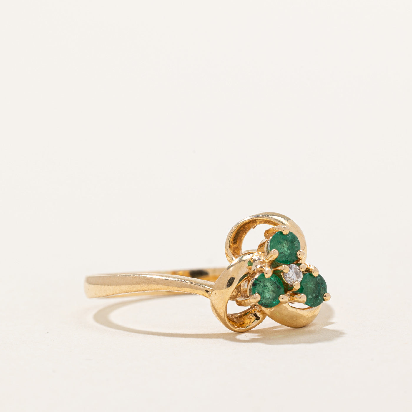 Emerald & Diamond Cocktail Ring | 0.10ctw, 0.01ct | SZ 7.5 |