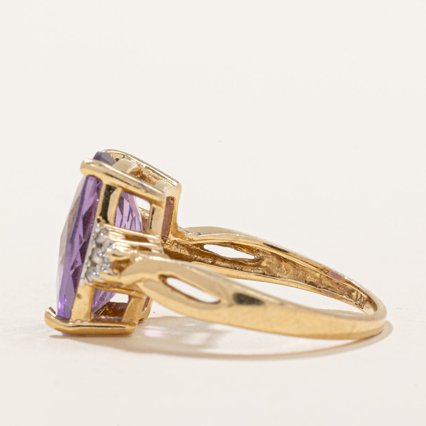 Amethyst & Diamond Cocktail Ring | 5.00ct, 0.05ctw | SZ 7 |