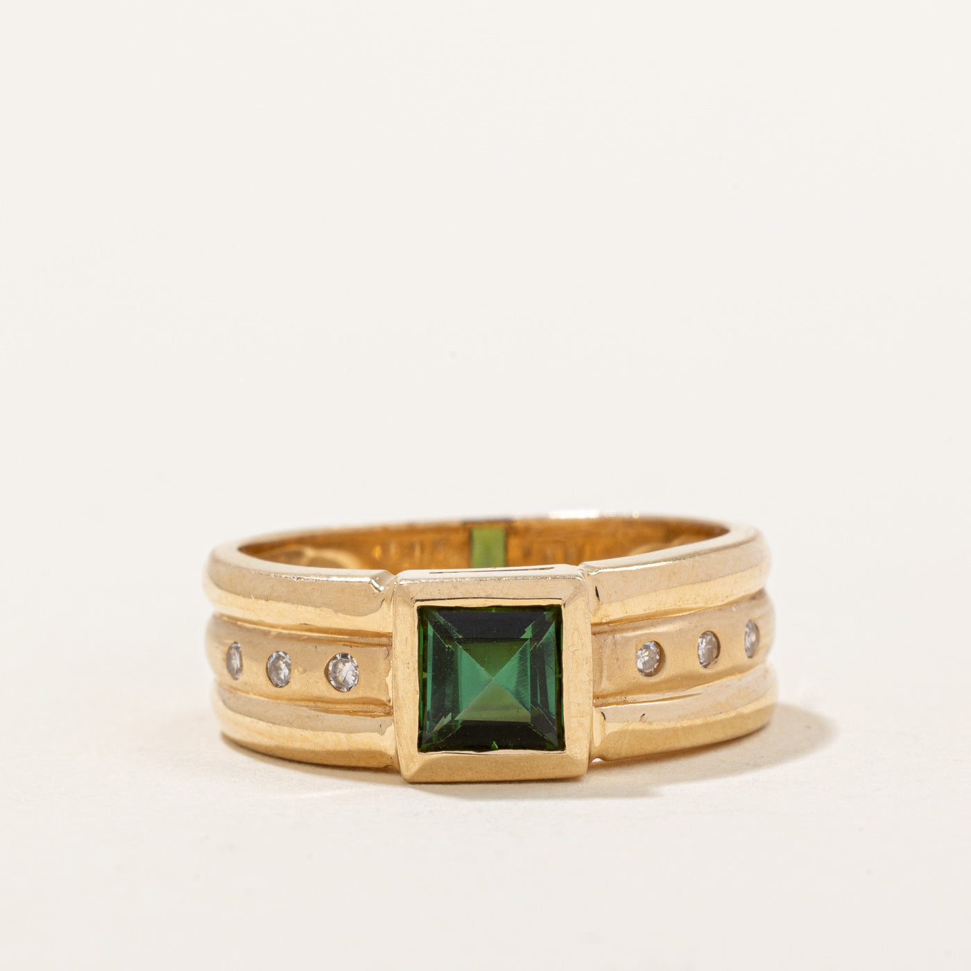 Bague cocktail tourmaline et diamants | 0,55 ct, 0,03 ct au total | Taille 6,5 |