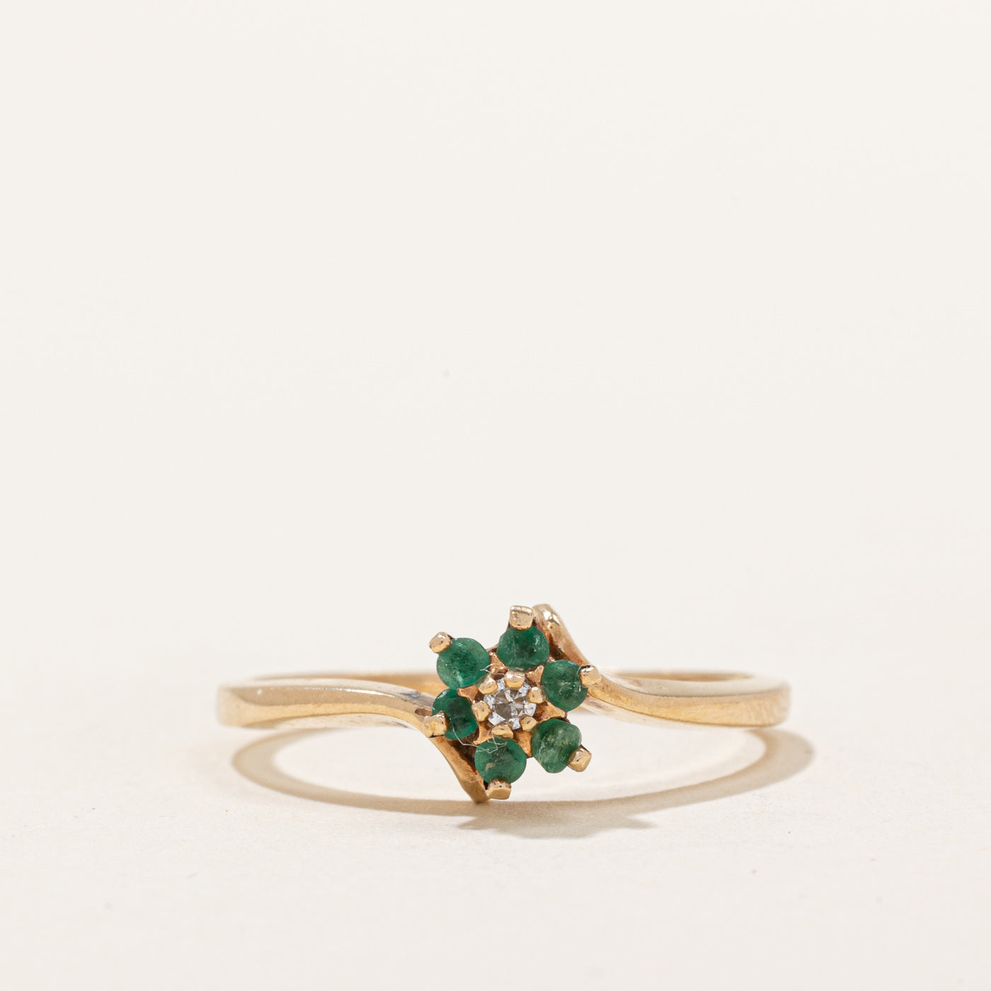 Emerald & Diamond Ring | 0.10ctw, 0.02ct | SZ 6.75 |
