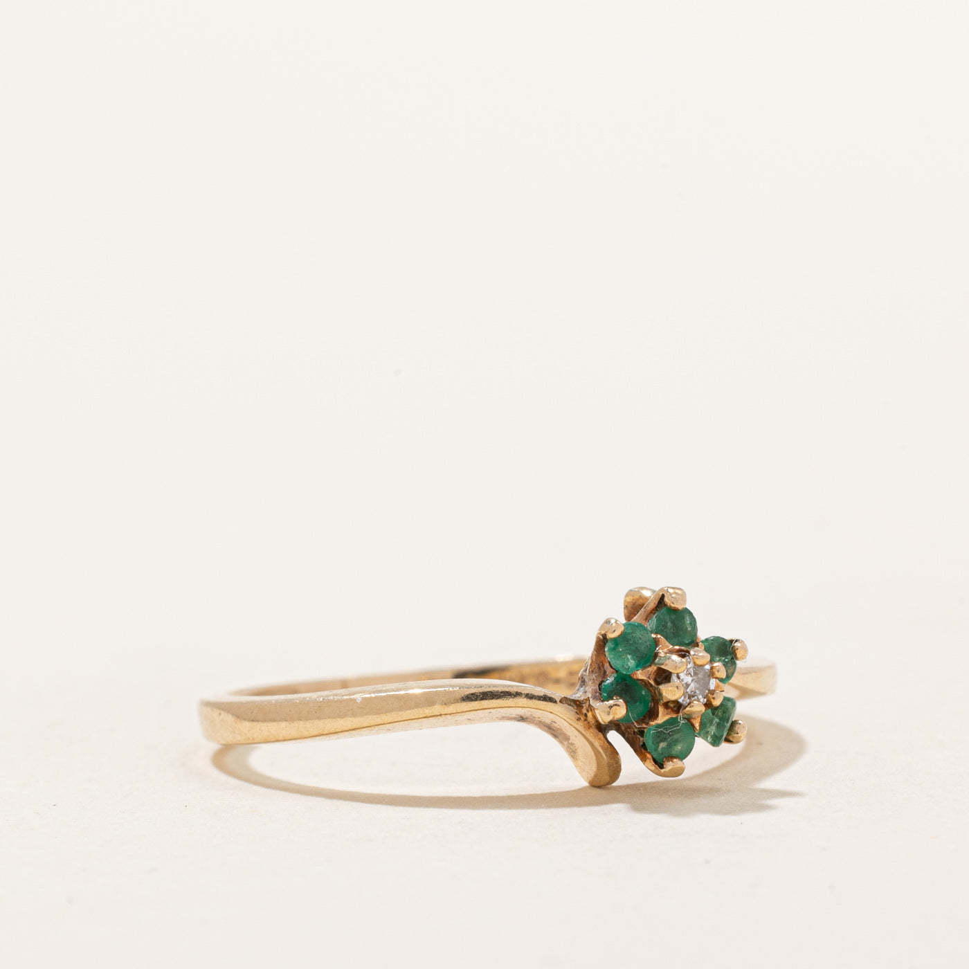 Emerald & Diamond Ring | 0.10ctw, 0.02ct | SZ 6.75 |