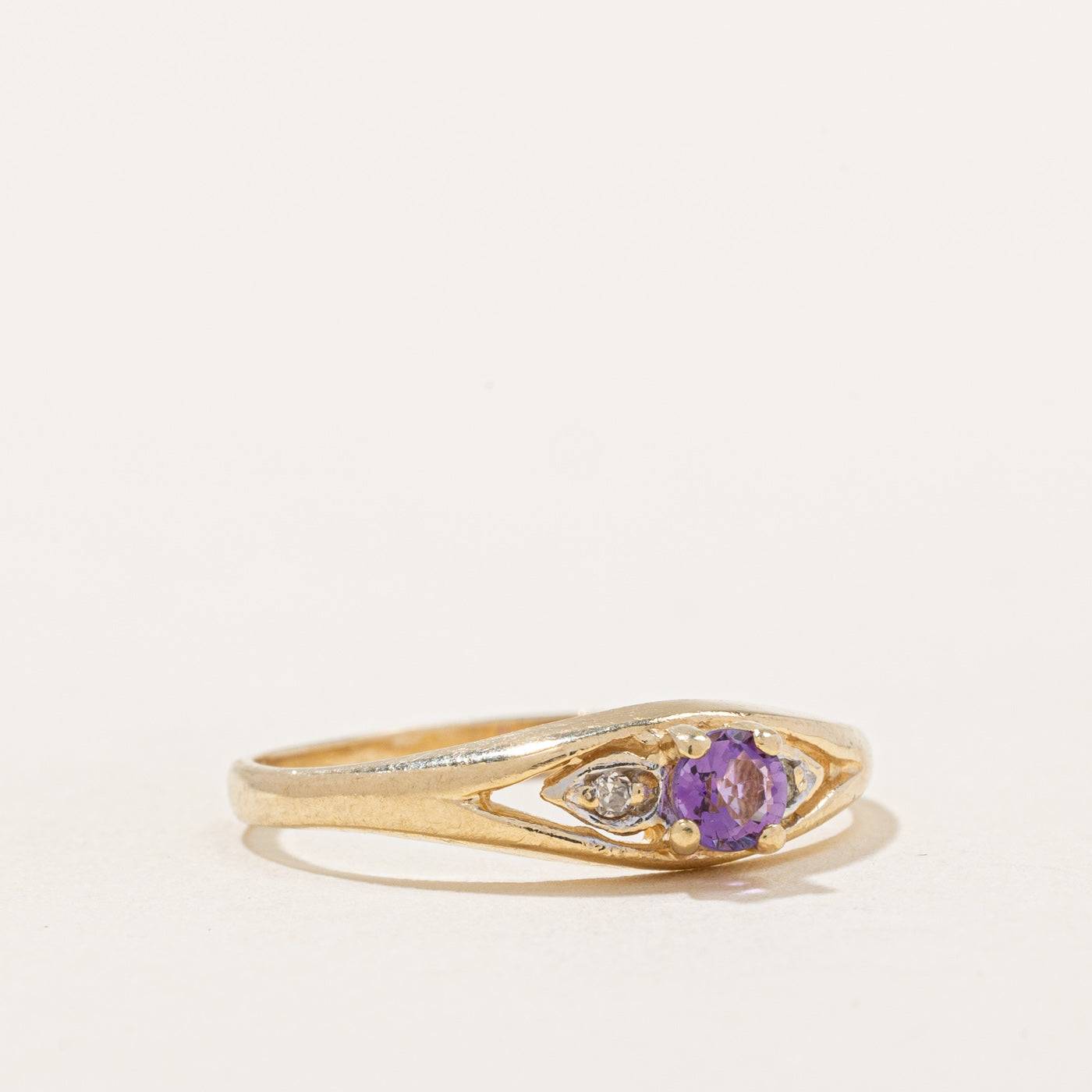 Amethyst & Diamond Ring | 0.15ct, 0.01ctw | SZ 6.25 |