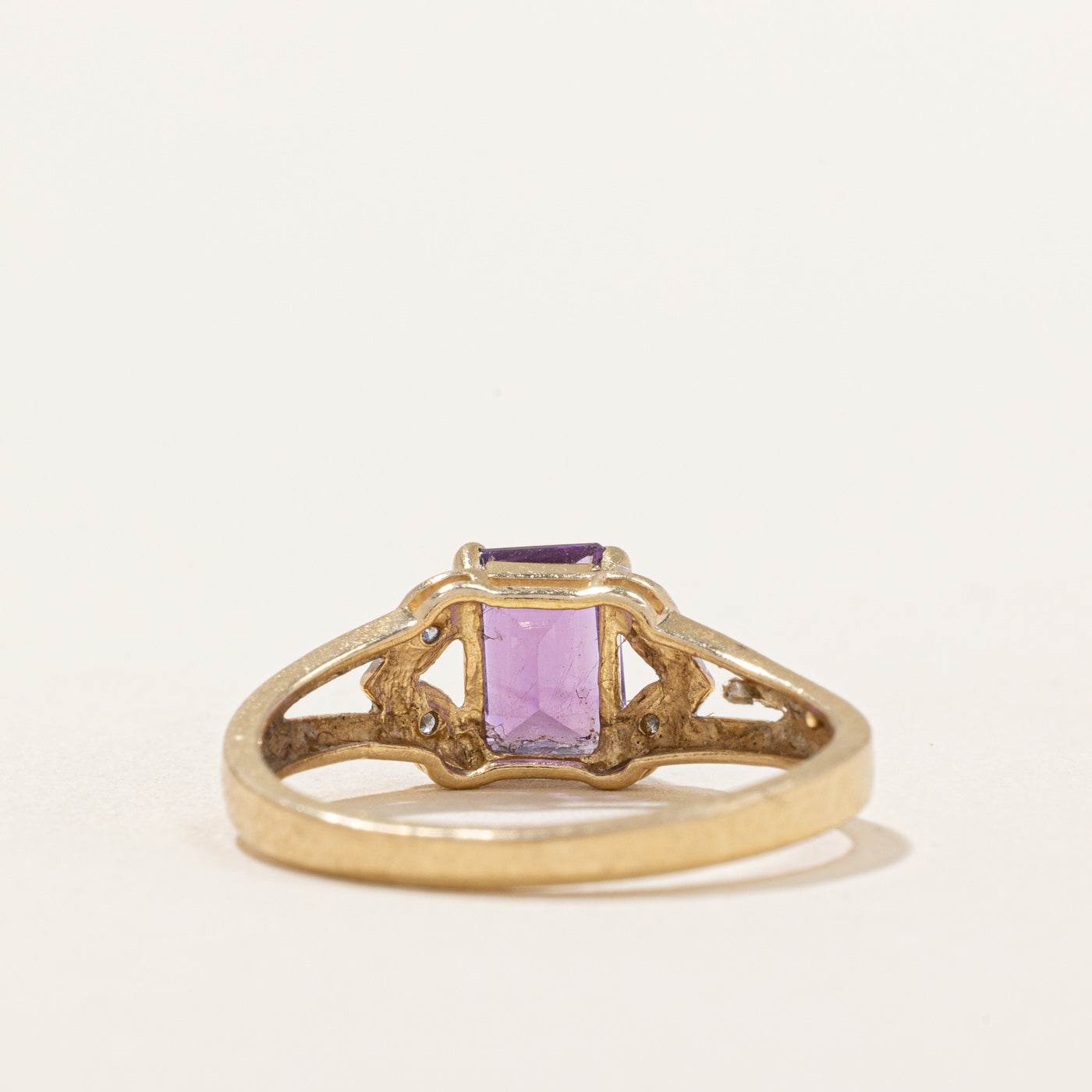 Bague en améthyste et diamants | 0,75 ct, 0,02 ct au total | Taille 6,25 |