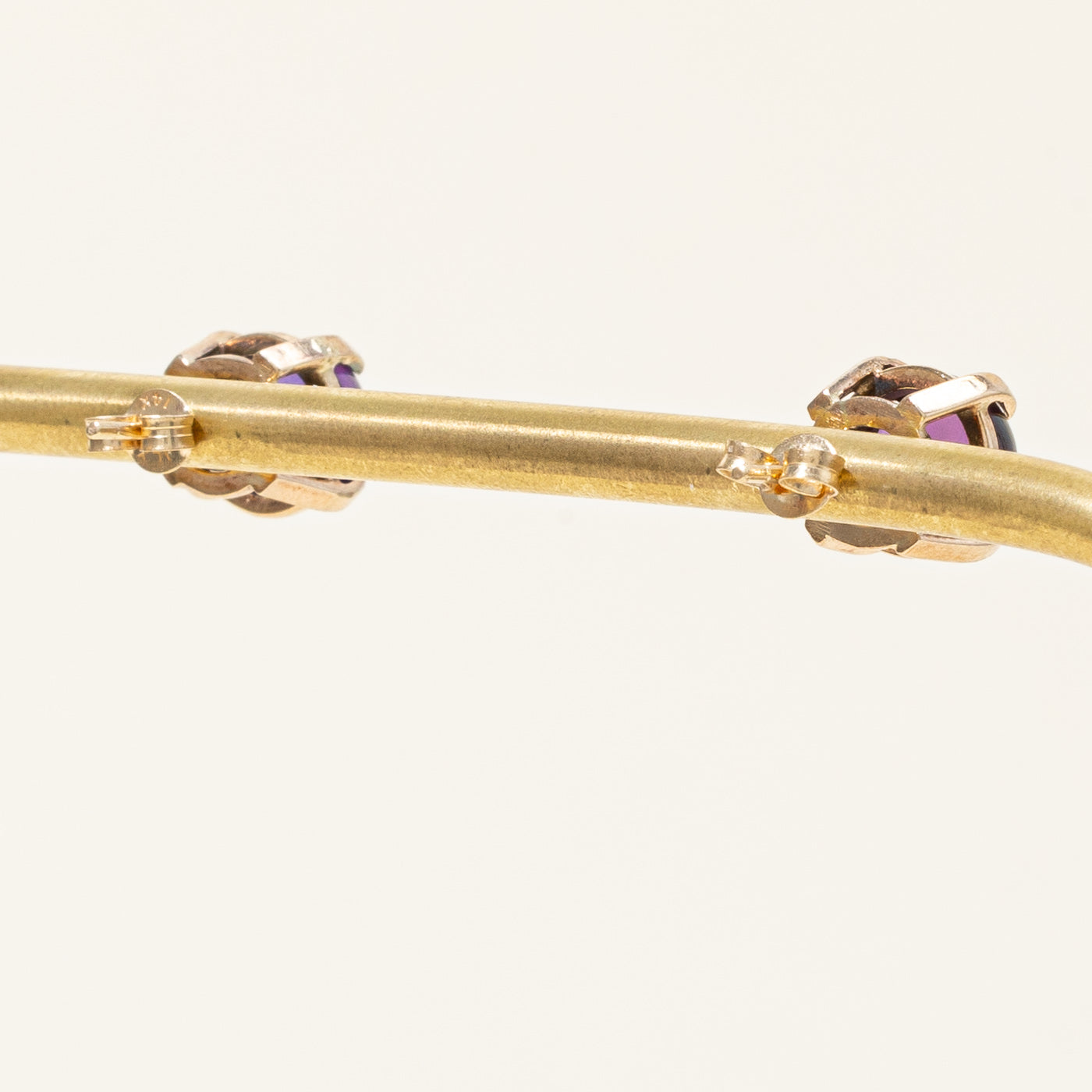 Boucles d'oreilles en améthyste cabochon | 3,60 ct |
