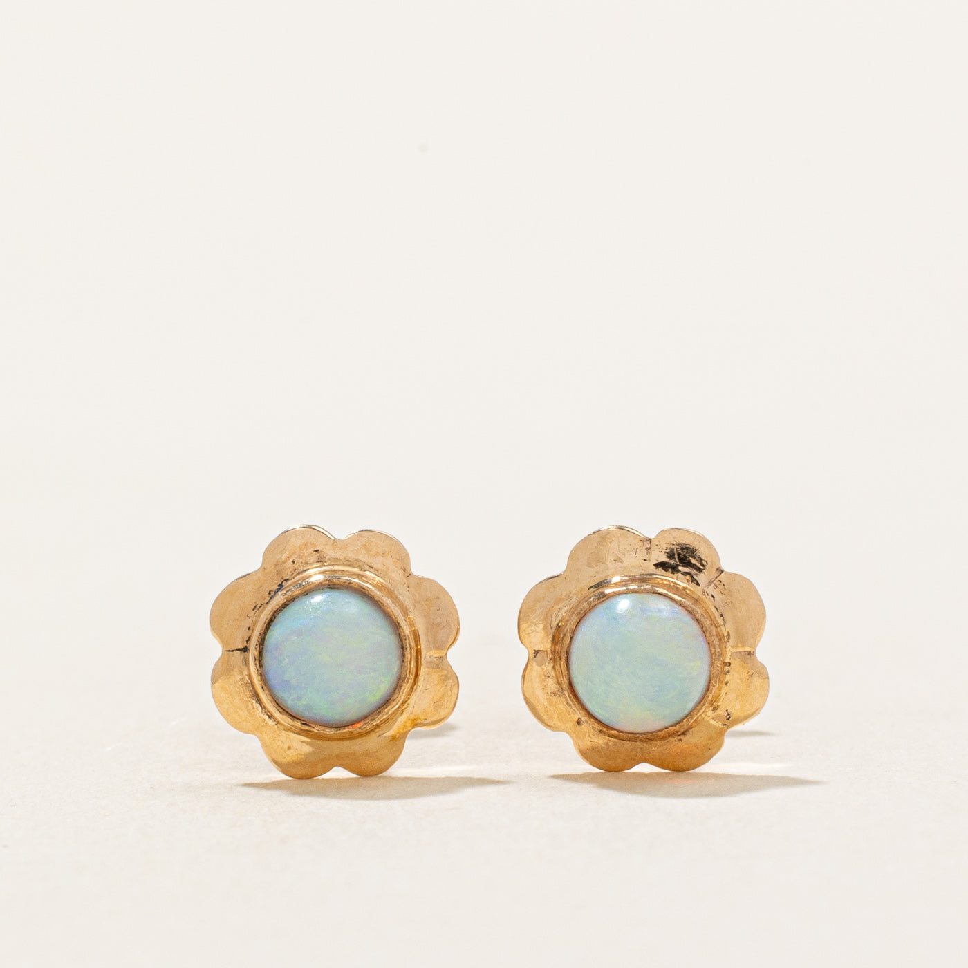Boucles d'oreilles puces en opale | 0,36 ct |