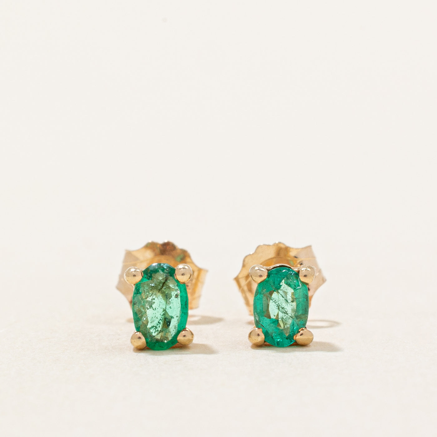 Boucles d'oreilles puces en émeraude | 0,32 ct |