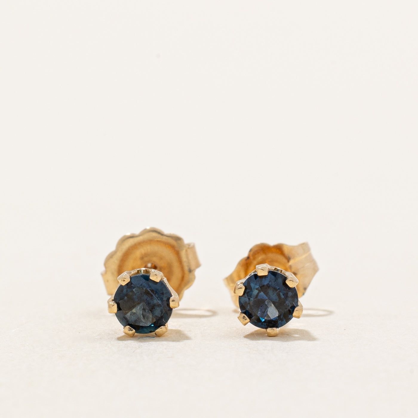 Boucles d'oreilles puces en saphir | 0,40 ct |
