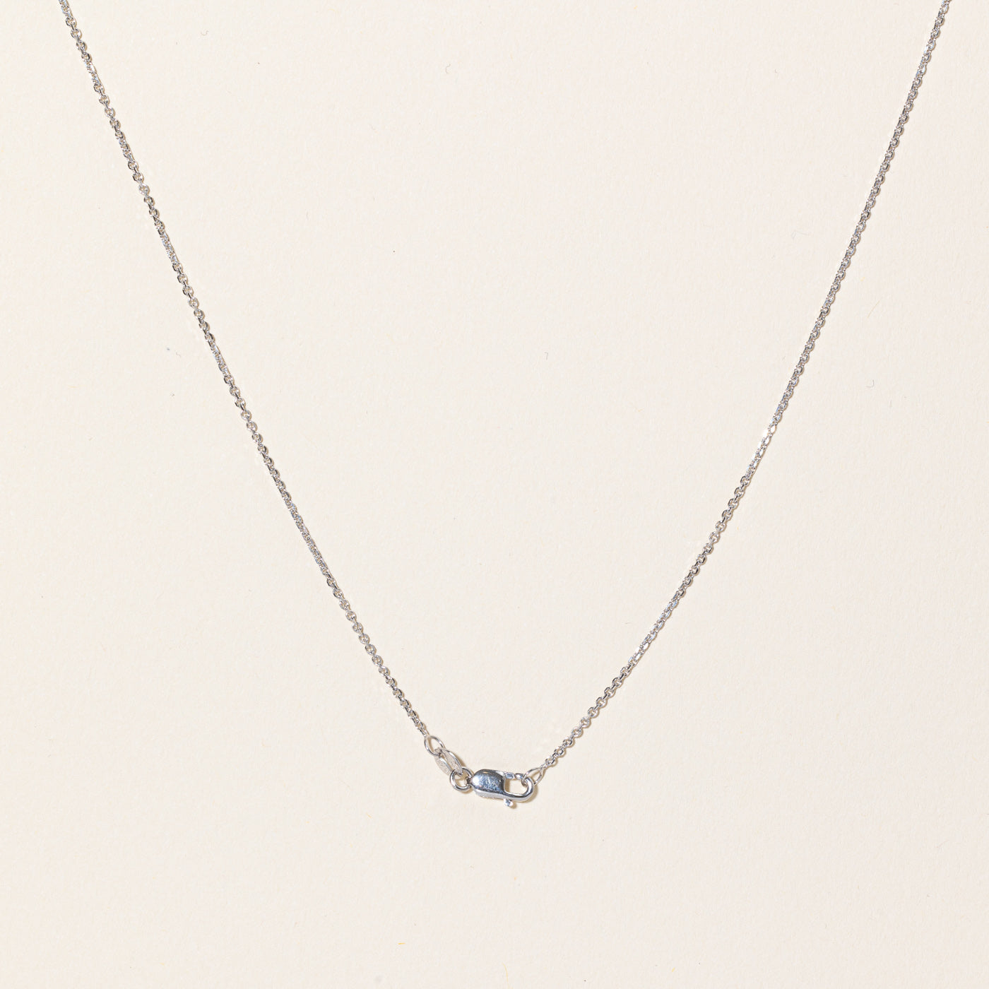 Collier pendentif couronne saphir et diamants | 0,55 ct, 0,45 ct | 40,6 cm |