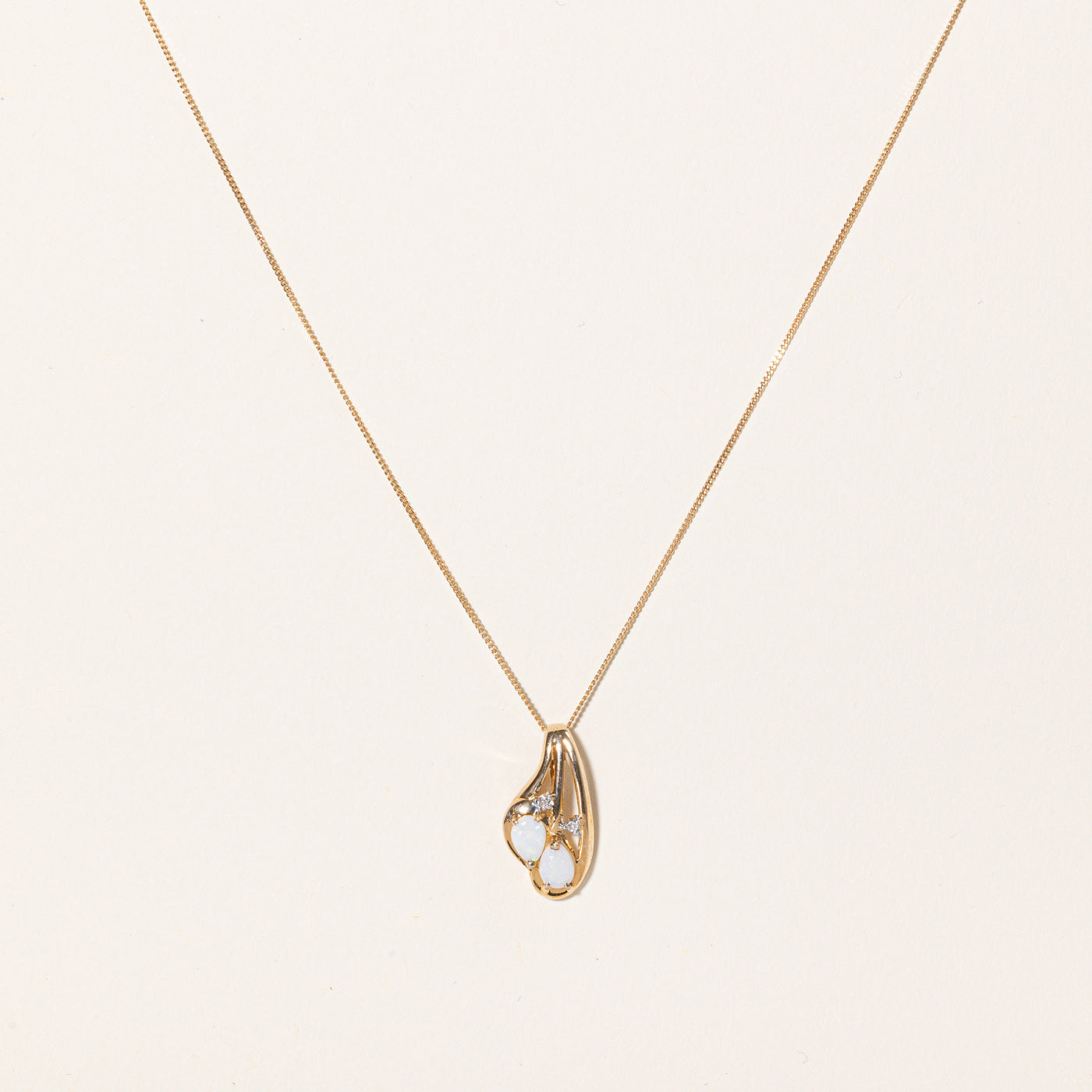 Opal & Diamond Pendant Necklace | 0.36ct, 0.01ctw | 18" |