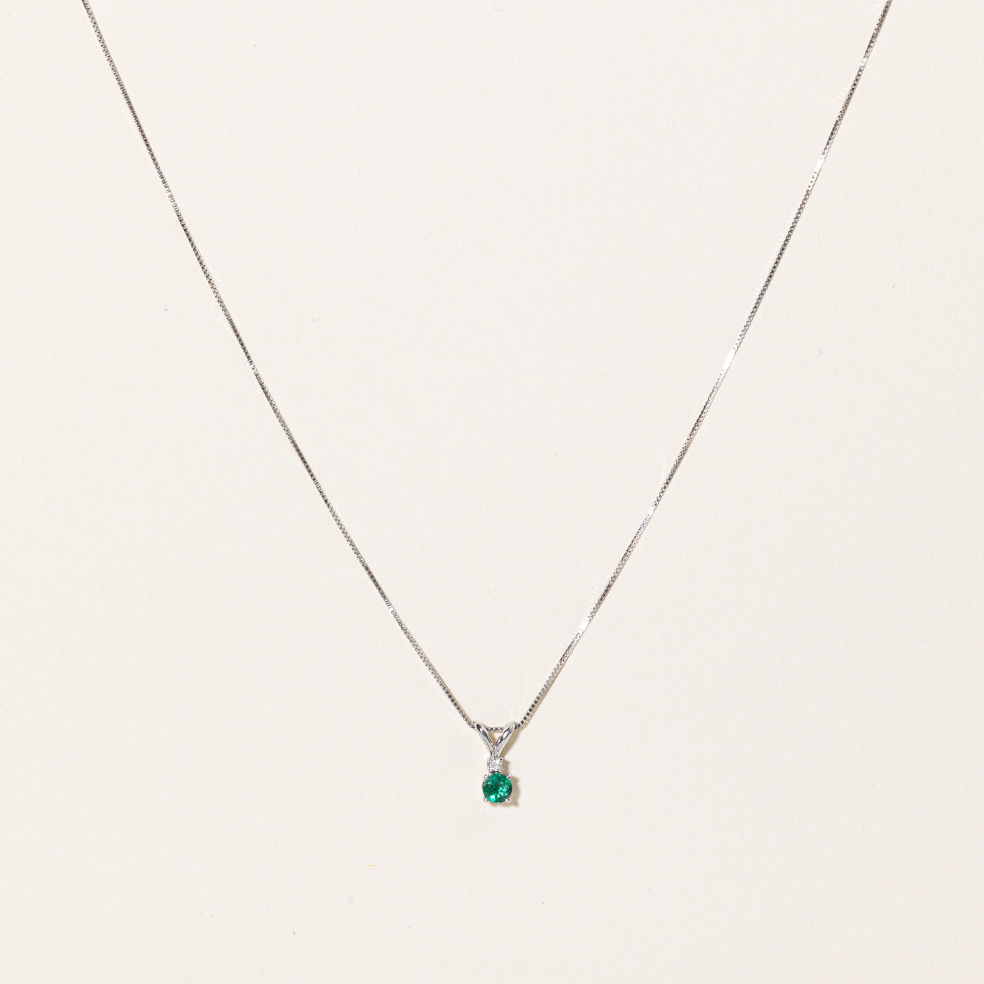 Emerald & Diamond Pendant Necklace | 0.19ct, 0.02ct | 16" |
