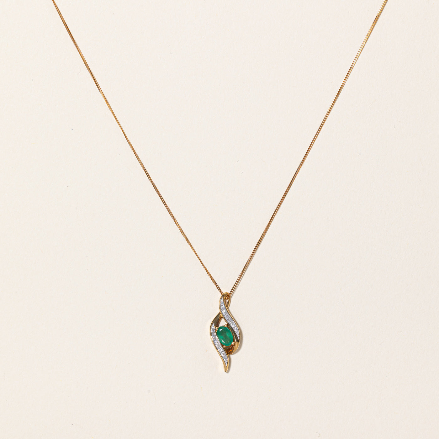 Emerald & Diamond Pendant Necklace | 0.35ct, 0.10ctw | 18" |