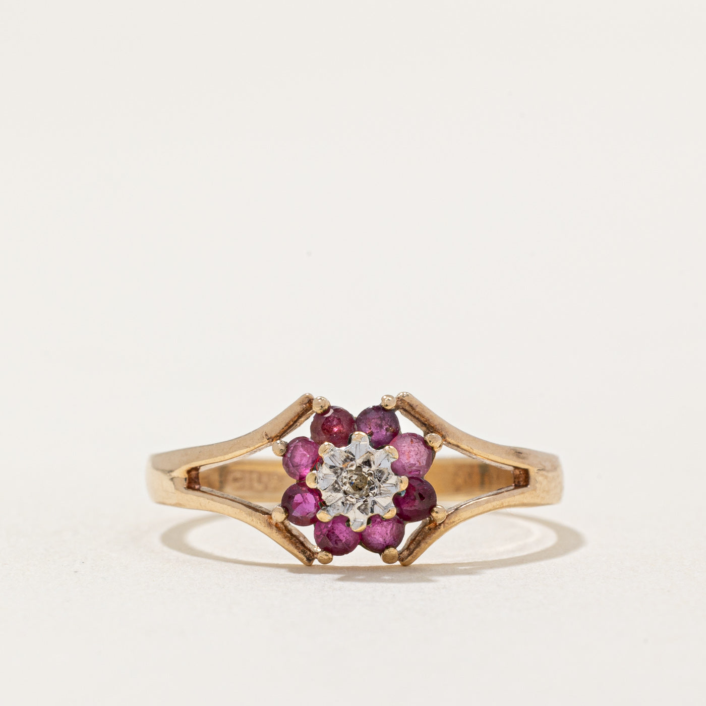 1977 Edinburgh Ruby & Diamond Ring | 0.12ctw, 0.005ct | SZ 6.5 |