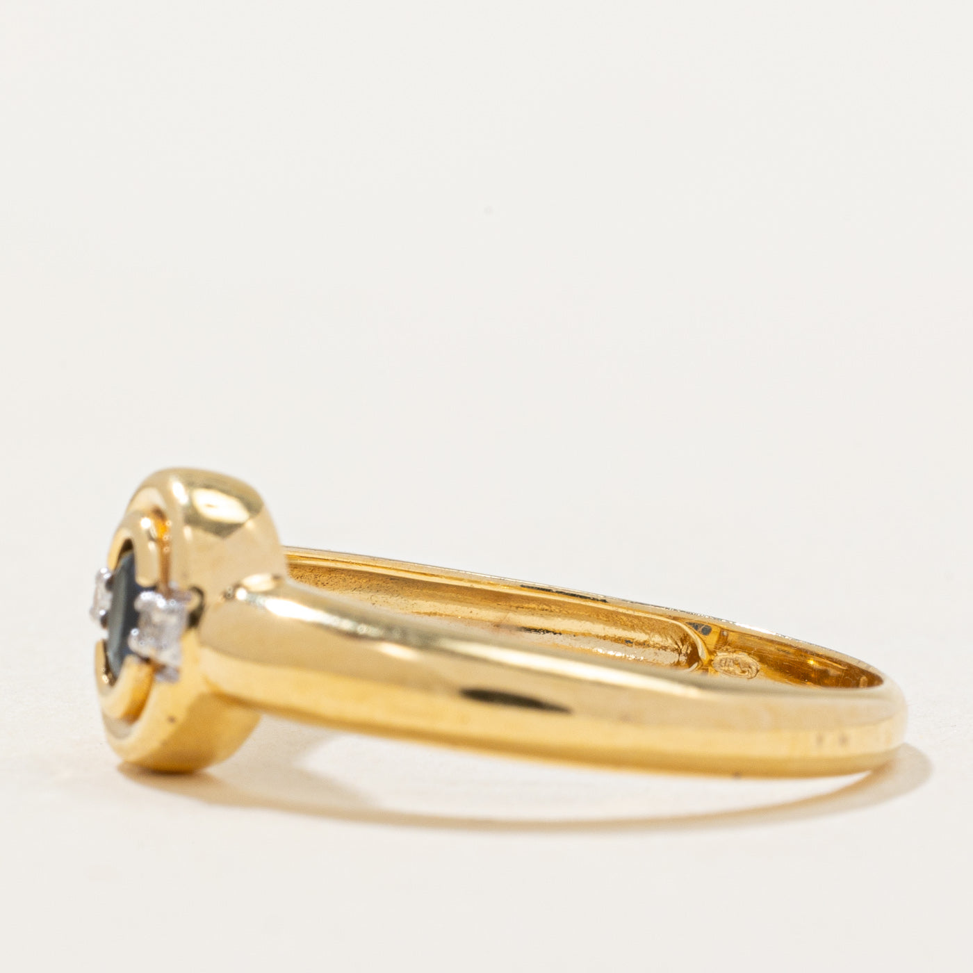 Bague saphir et diamants | 0,13 ct, 0,02 ct au total | Taille 6,5 |